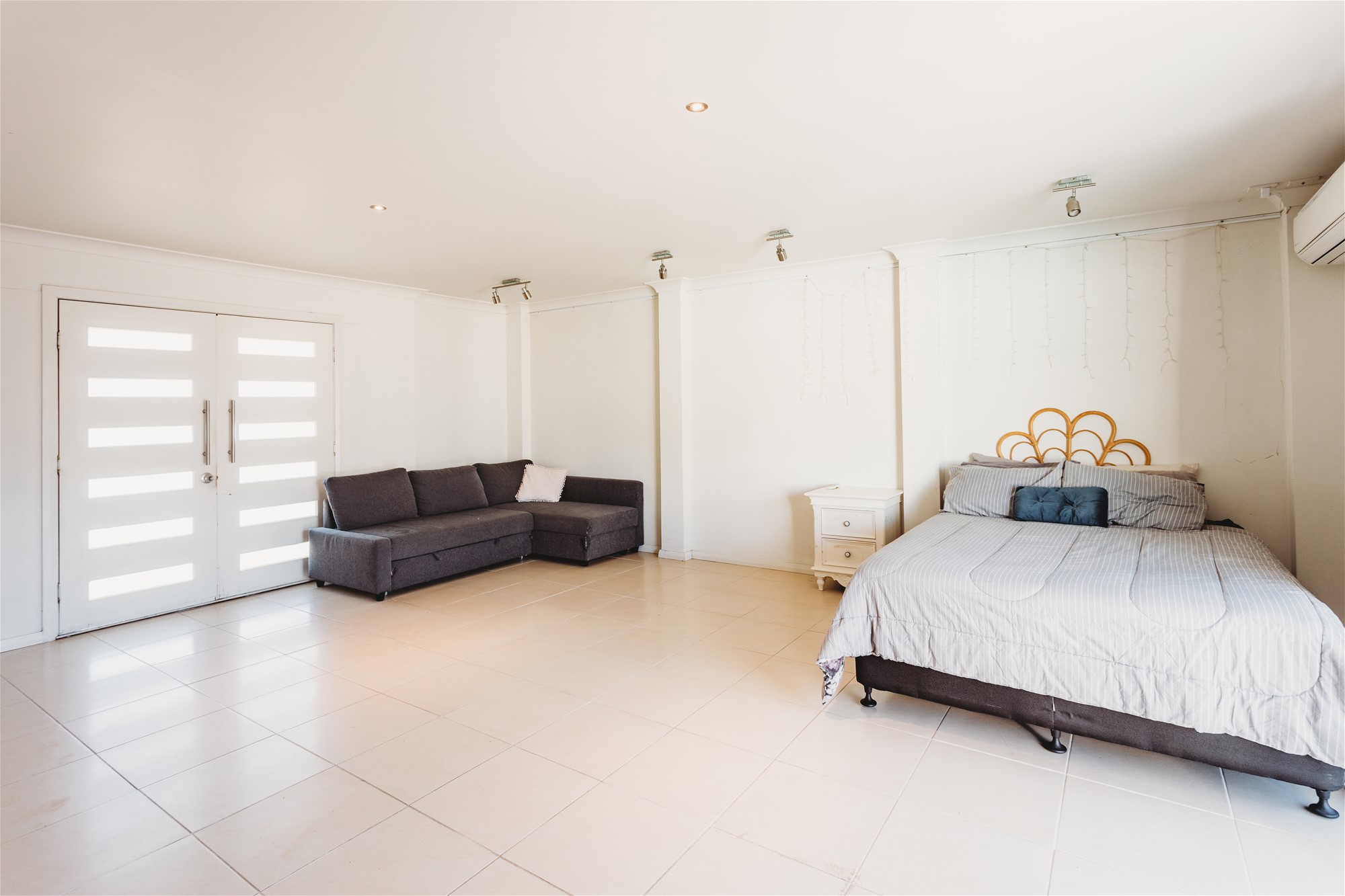 House and Granny flat right 25