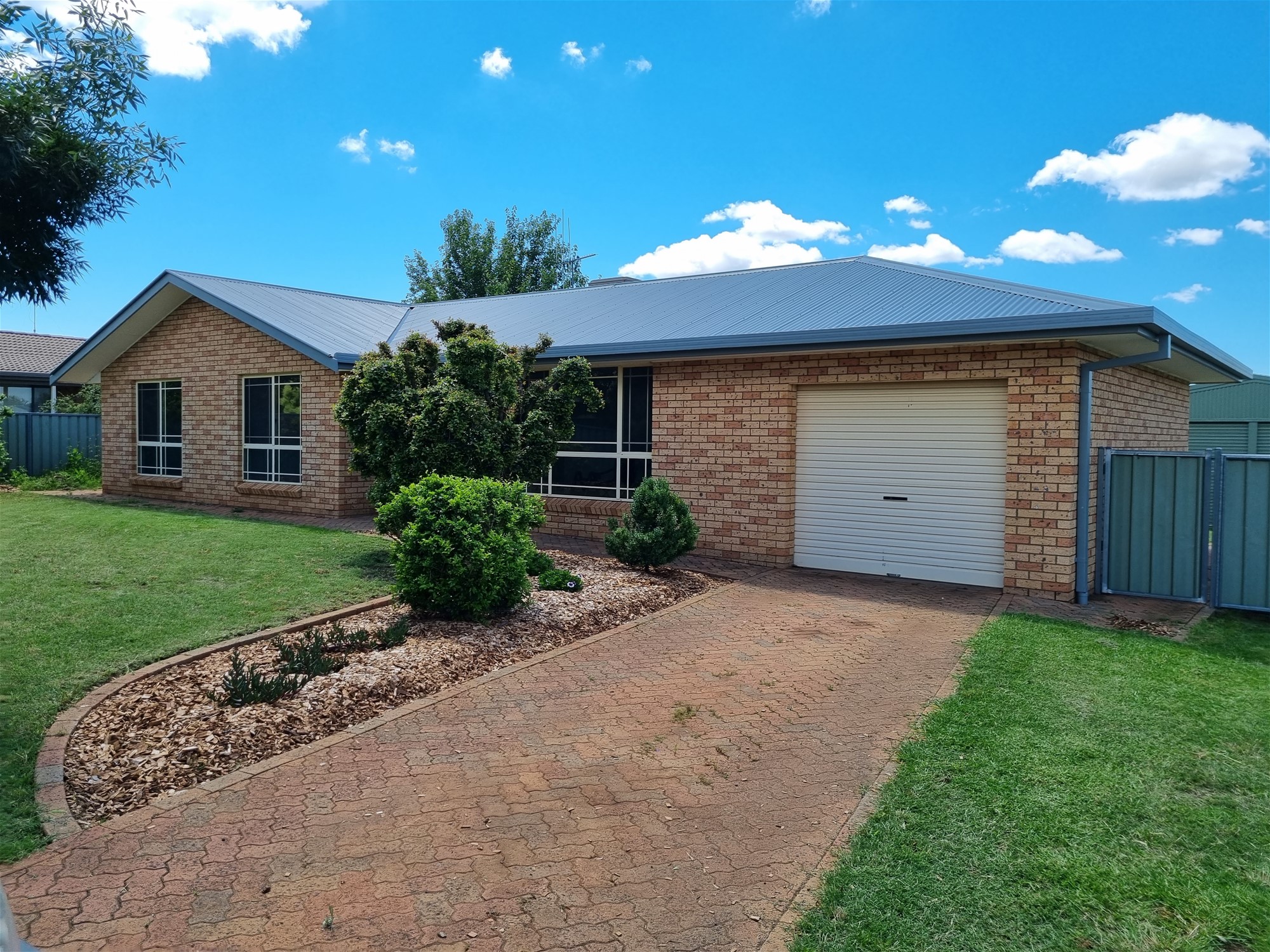 Spectacular Home with Exceptional Backyard Located in Parkes