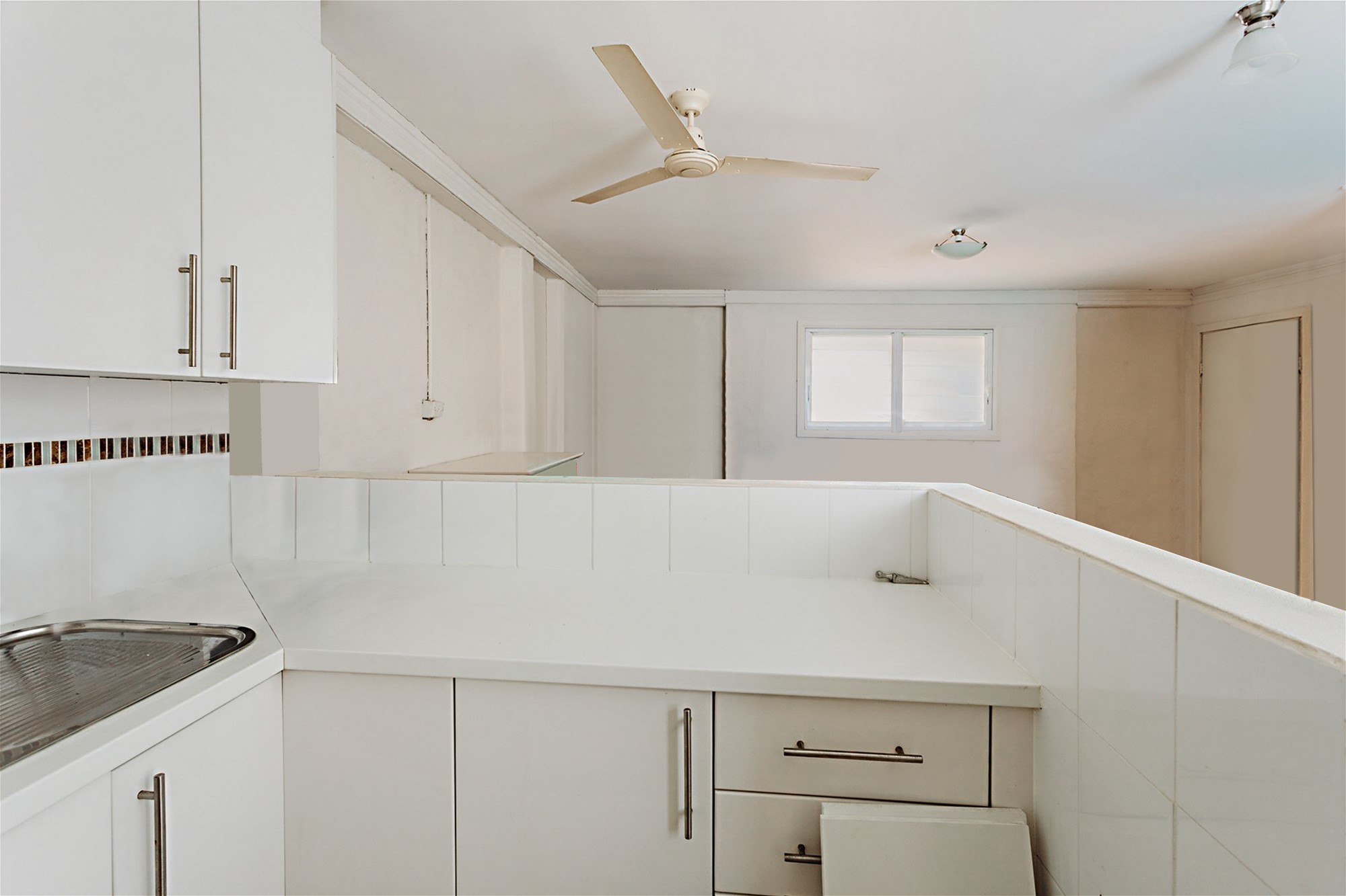 House and Granny flat right 28