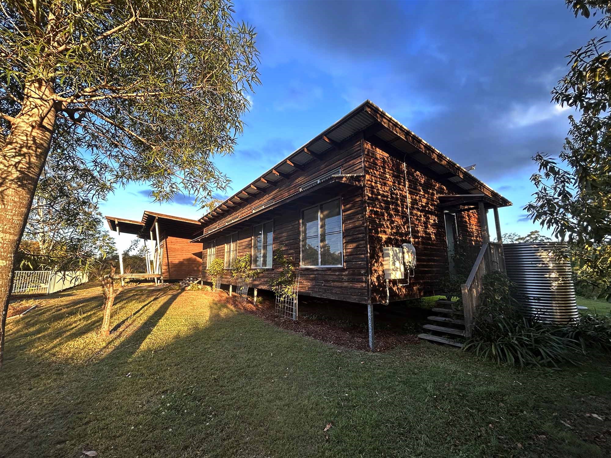 Two architecturally designed family homes 4