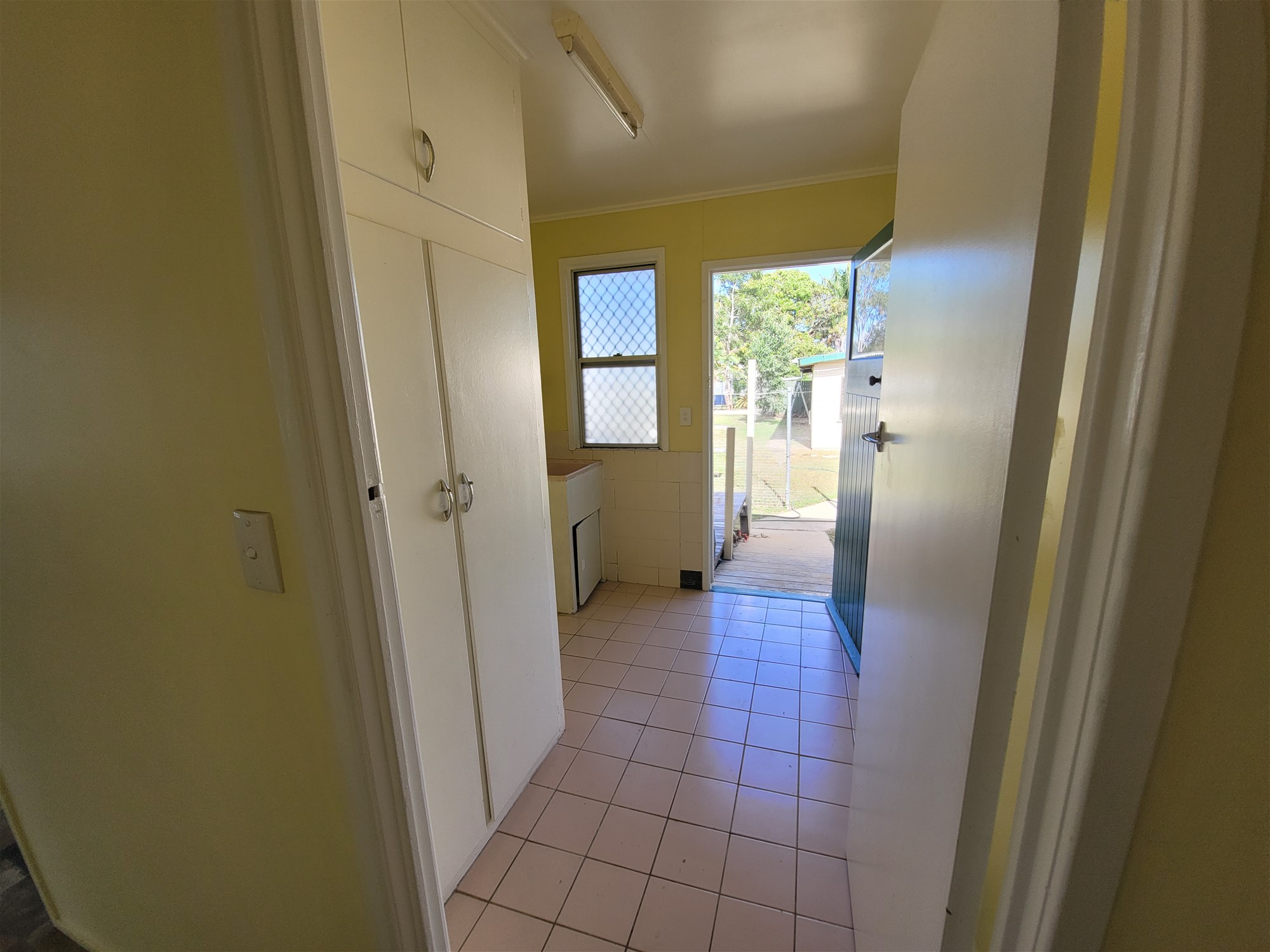 3 bedroom house with 2 10