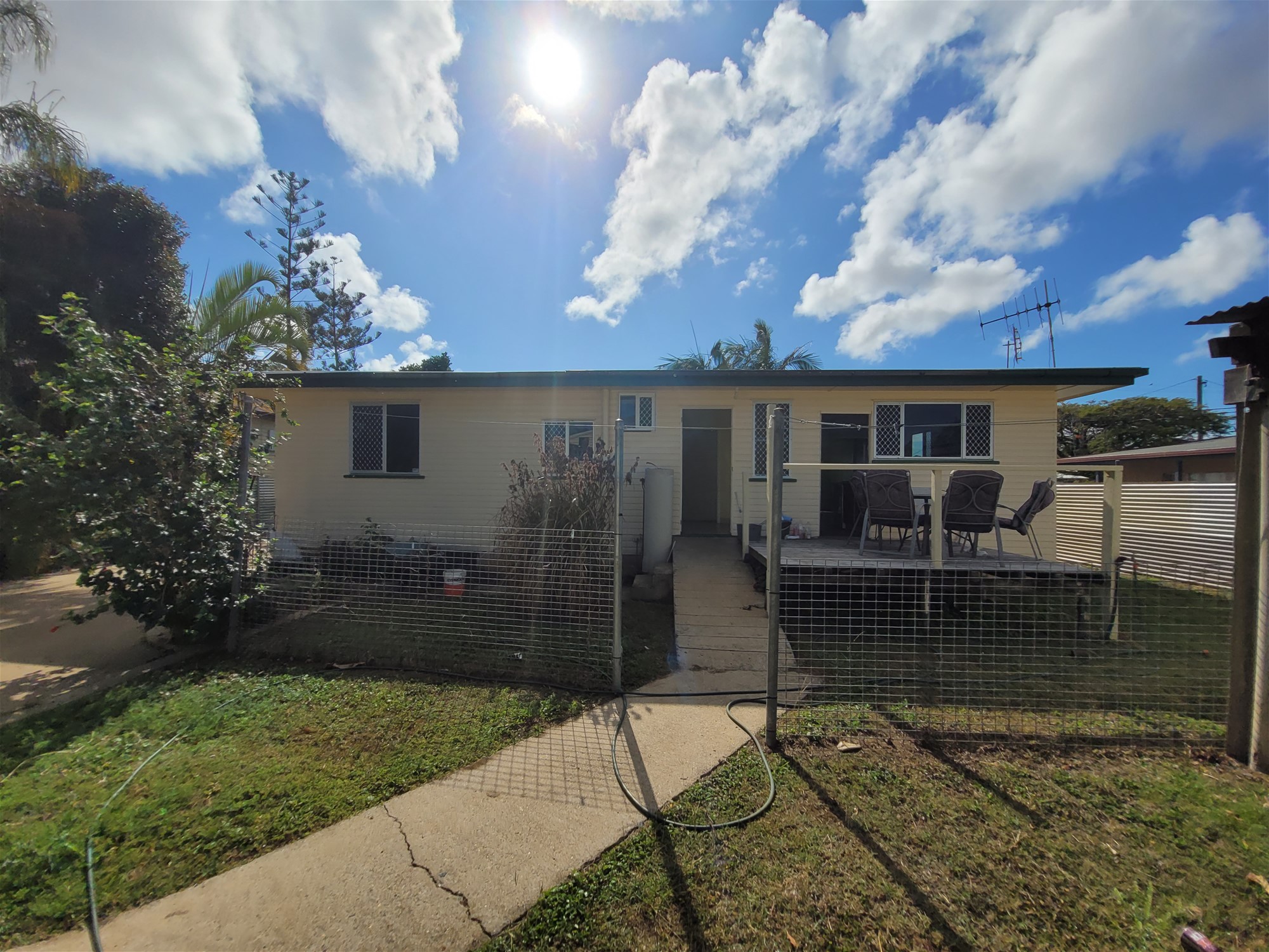 3 bedroom house with 2 11