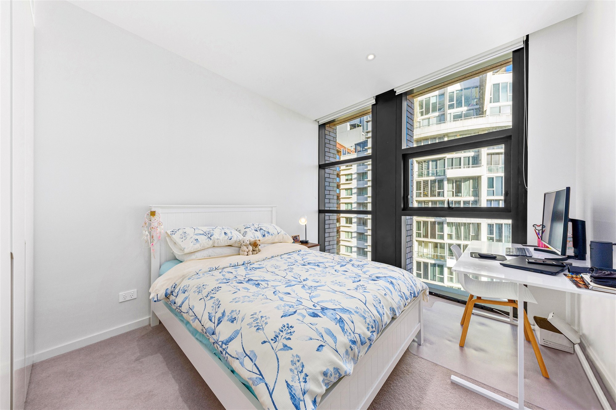 Luxury two beds apartment with 7