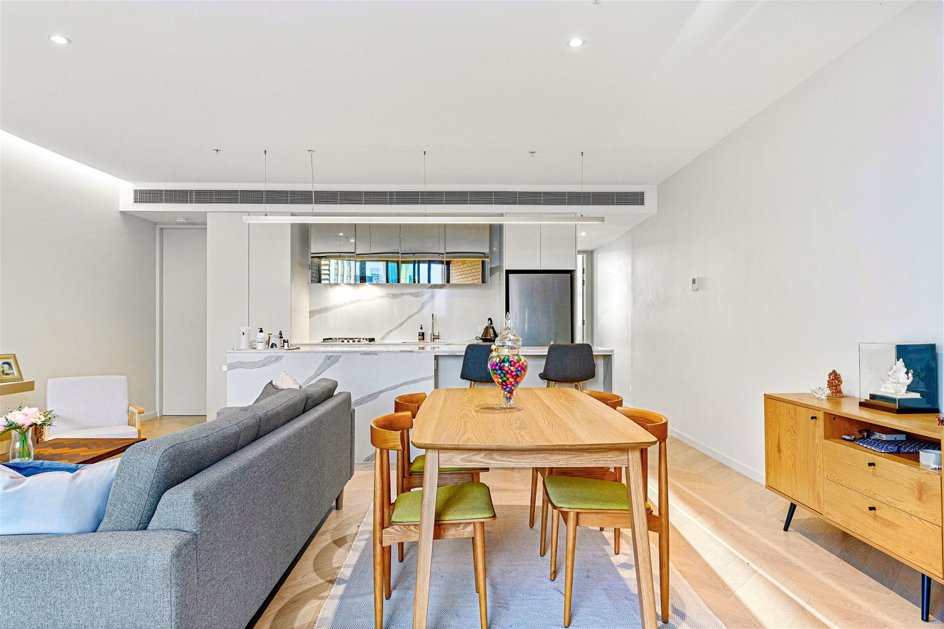 Luxury two beds apartment with 4