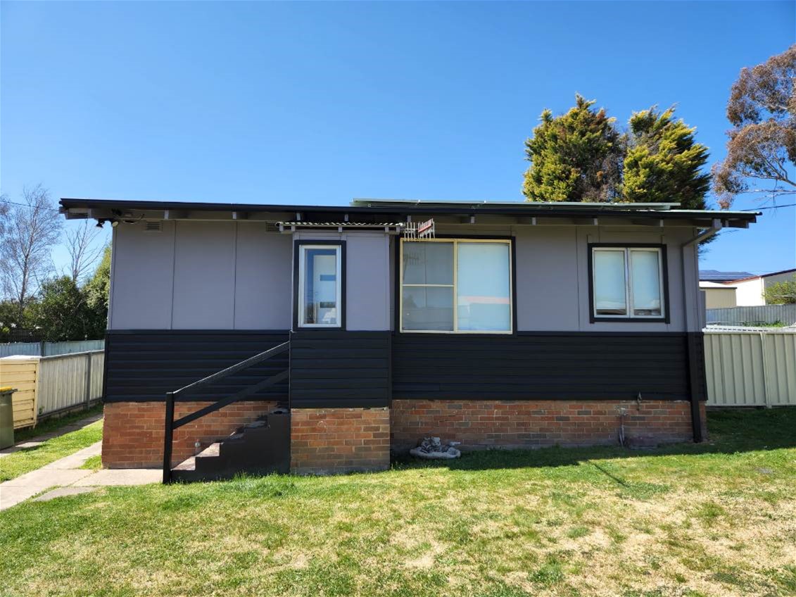 8 Hume Ave Wallerawang NSW 2845