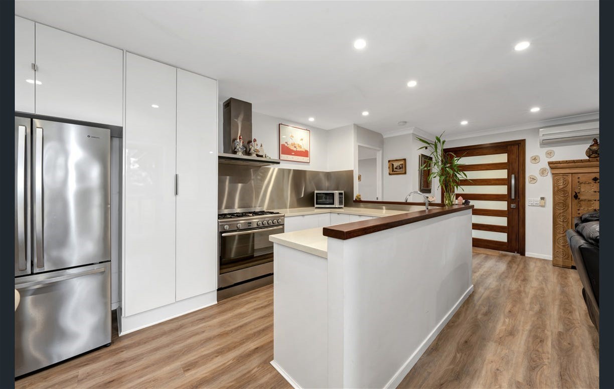 Charming living in Canungra 3