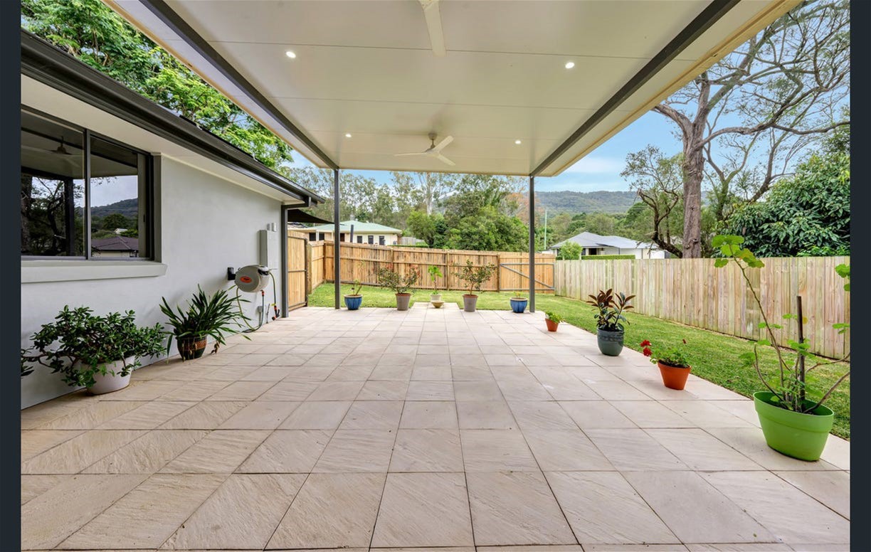 Charming living in Canungra 8