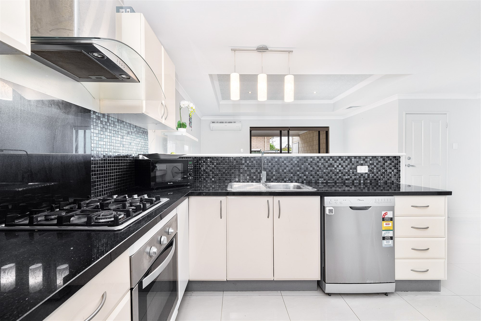 UNDER OFFER 5