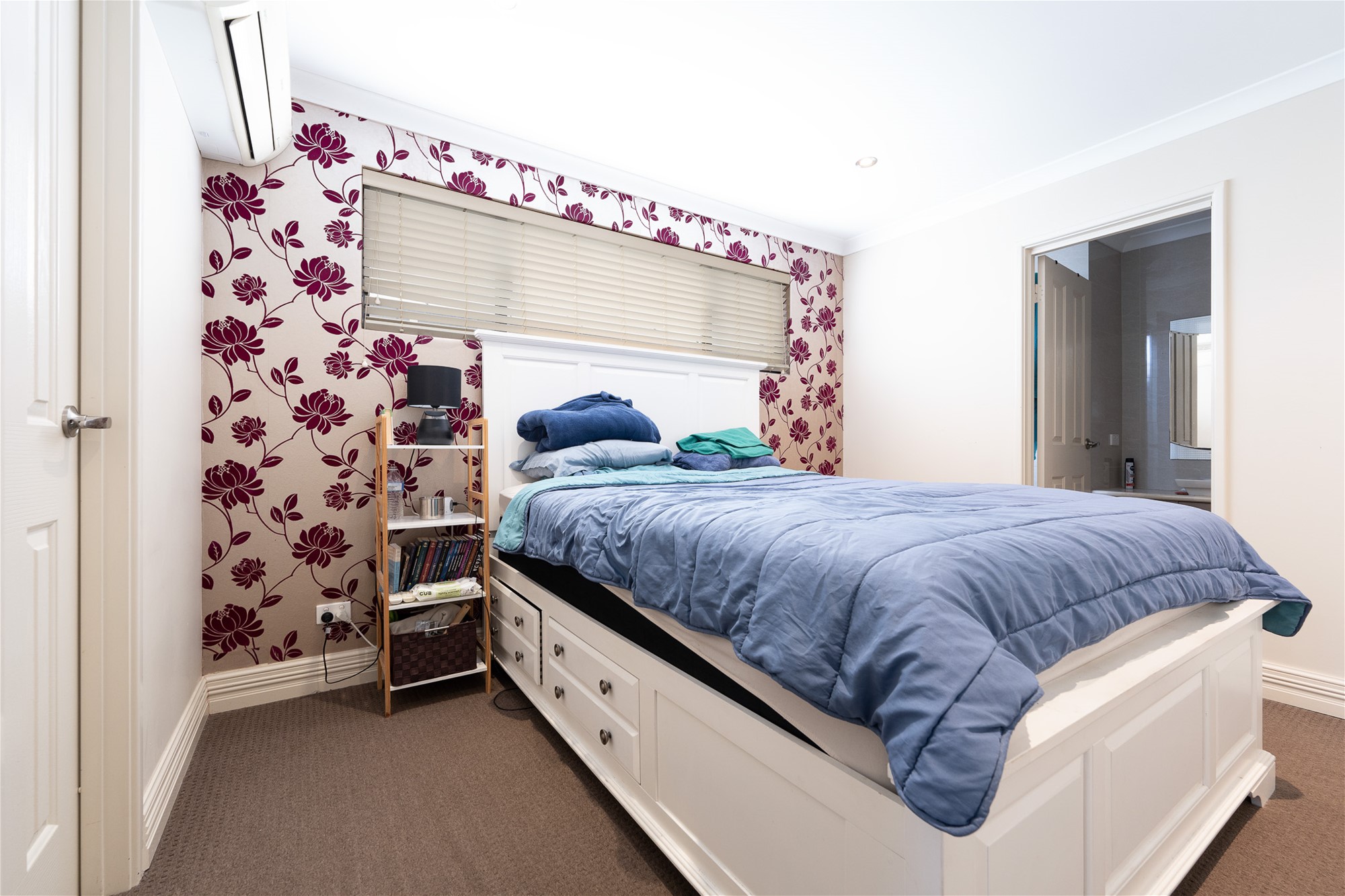 UNDER OFFER 9