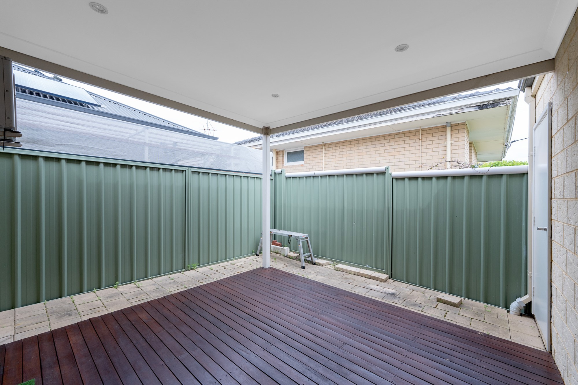 UNDER OFFER 16