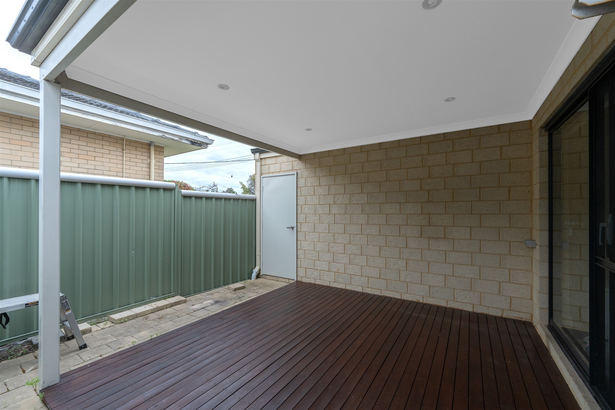 UNDER OFFER 17