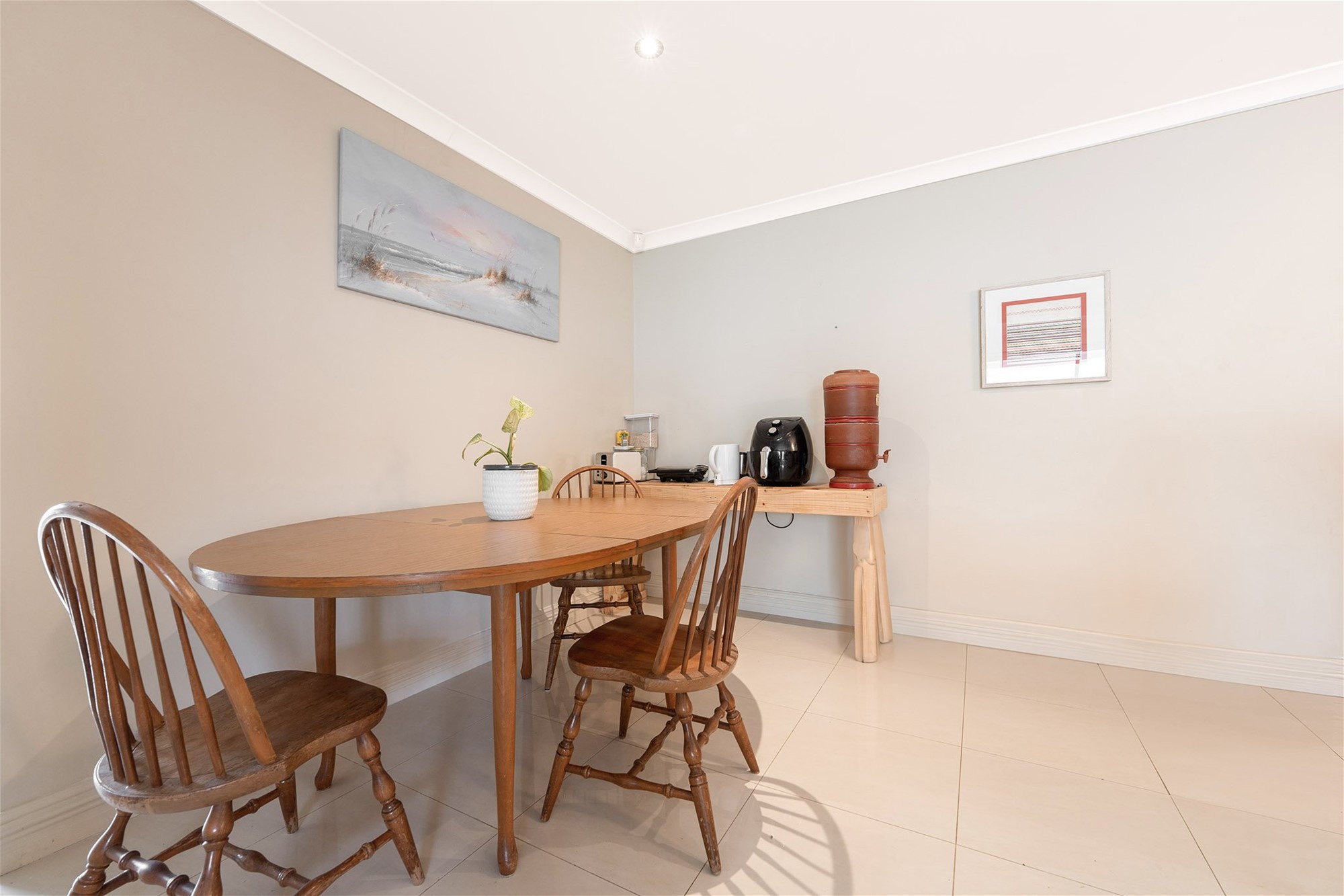 UNDER OFFER 7