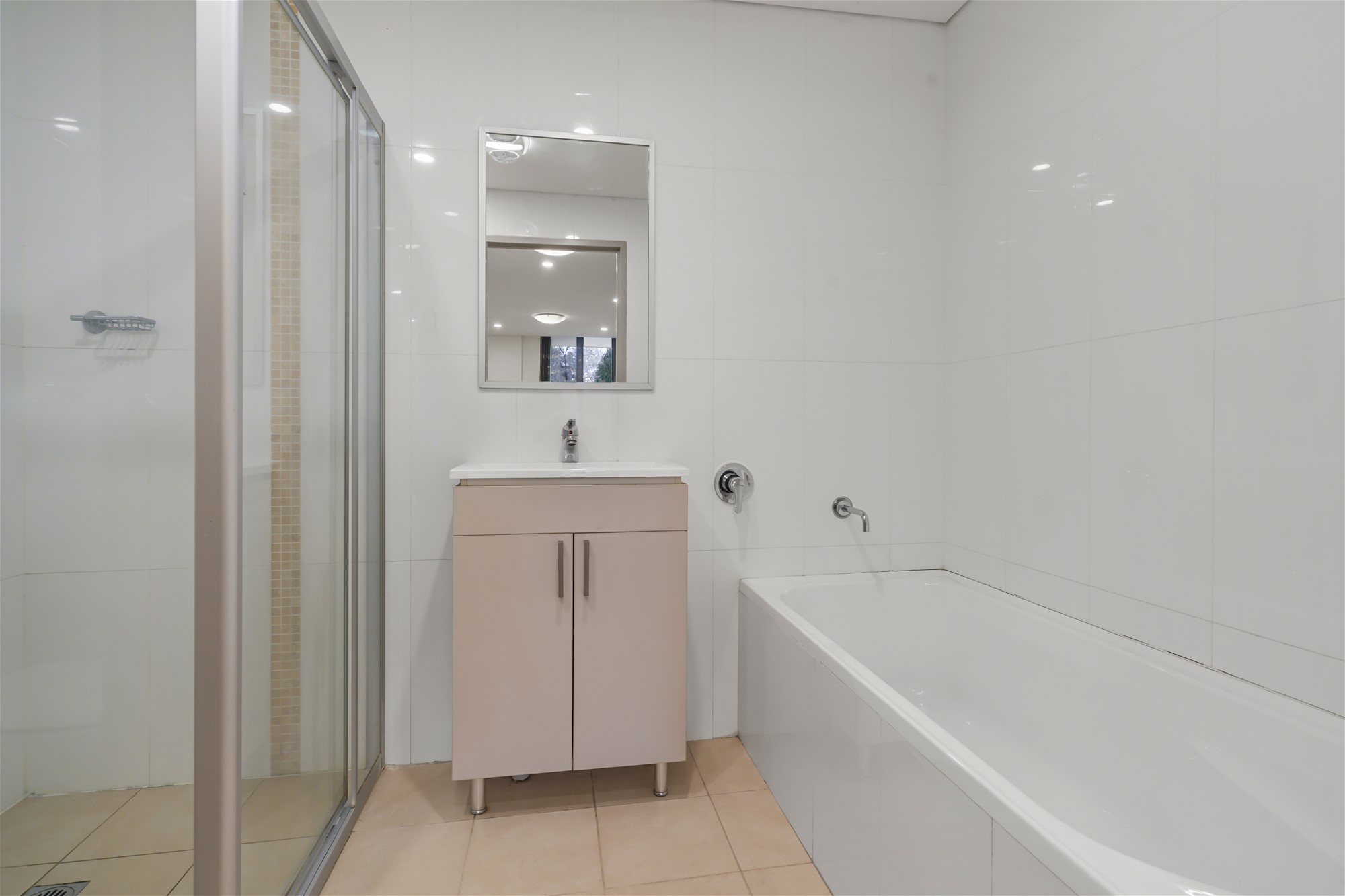 Ground Floor Apartment with Huge 7