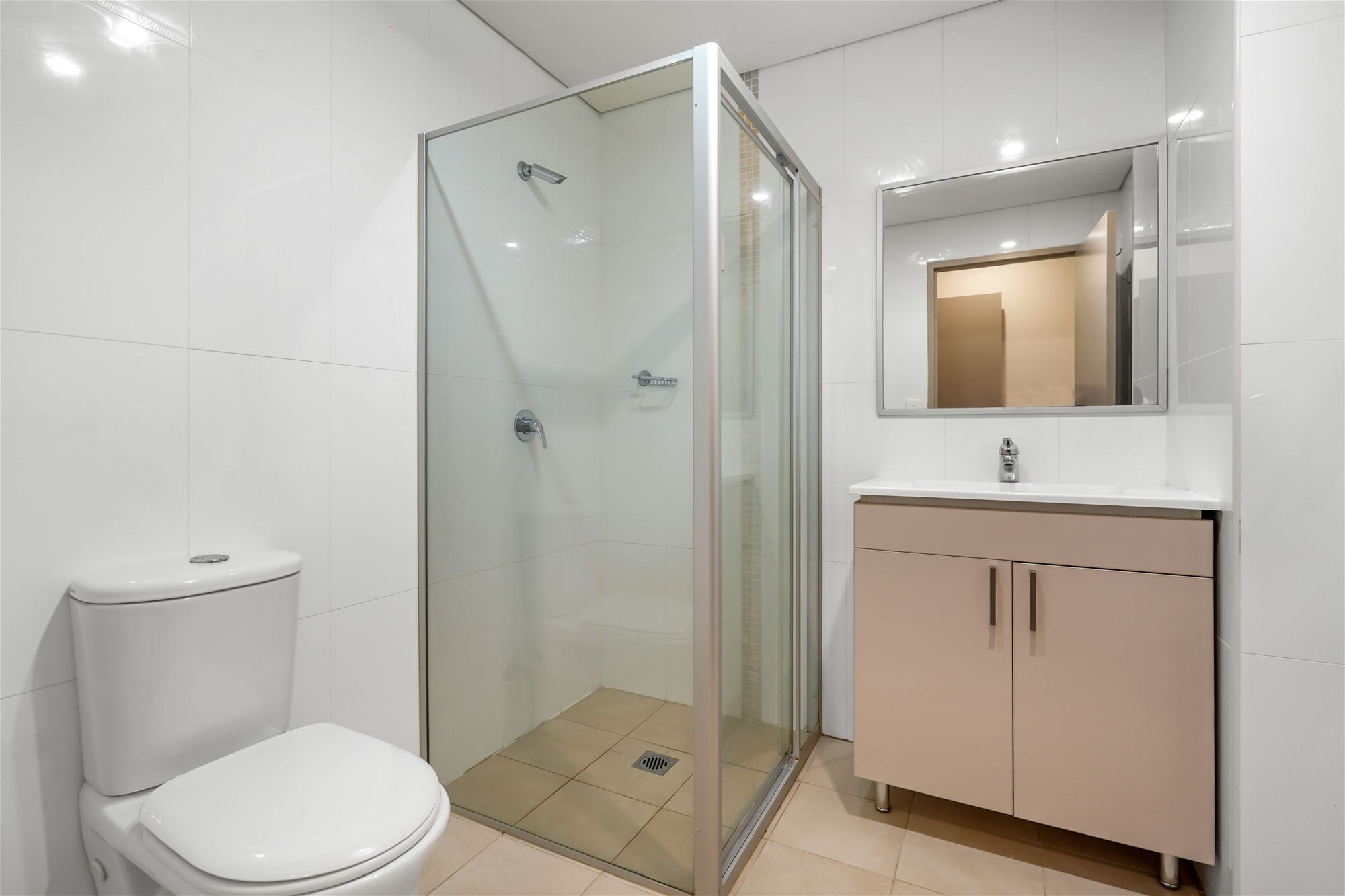 Ground Floor Apartment with Huge 8