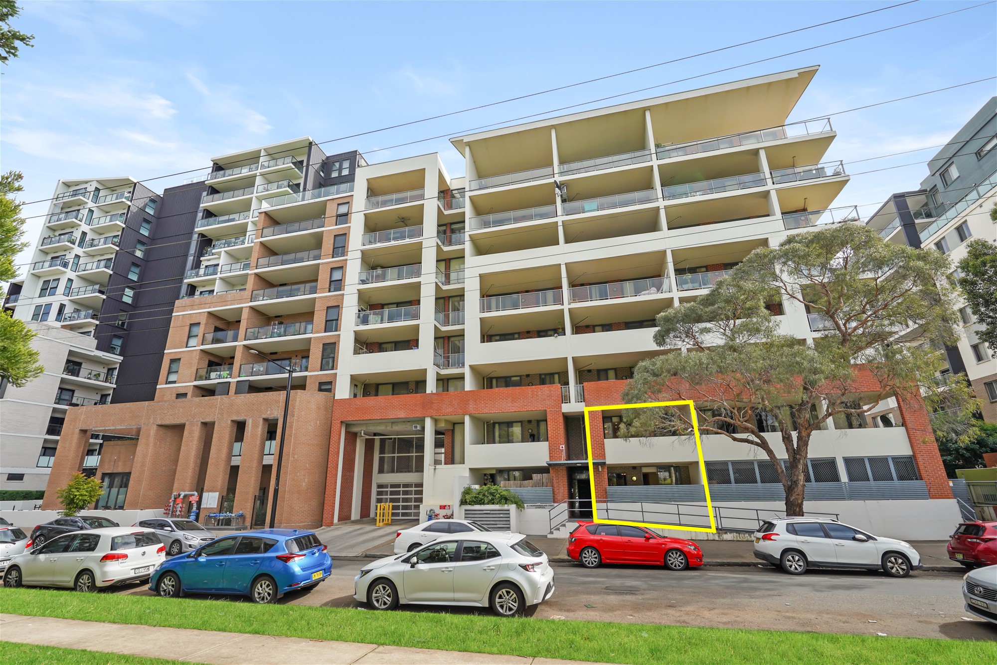 Ground Floor Apartment with Huge Double Balcony