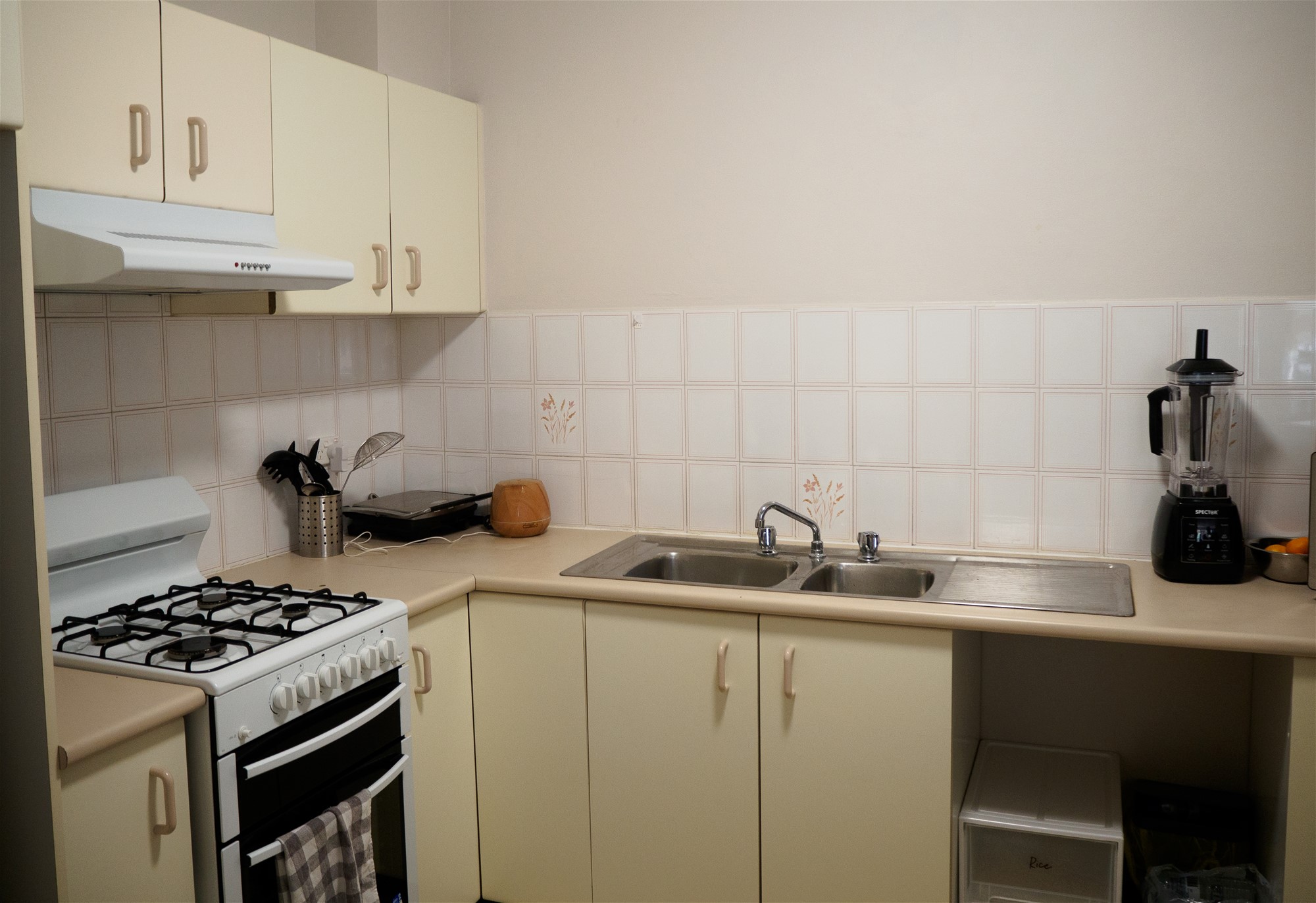 Under Offer – Lake side 6