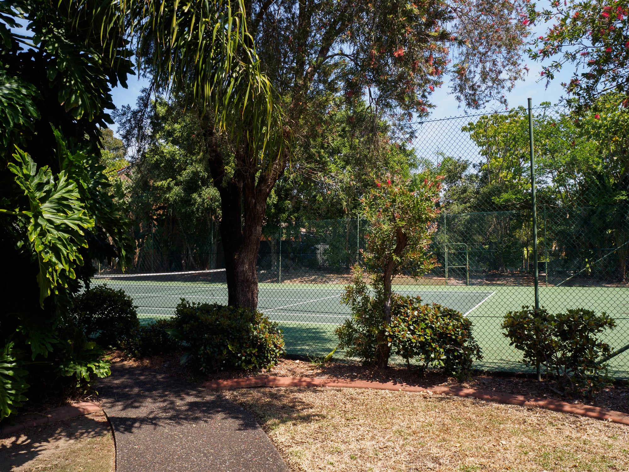 Under Offer – Lake side 14