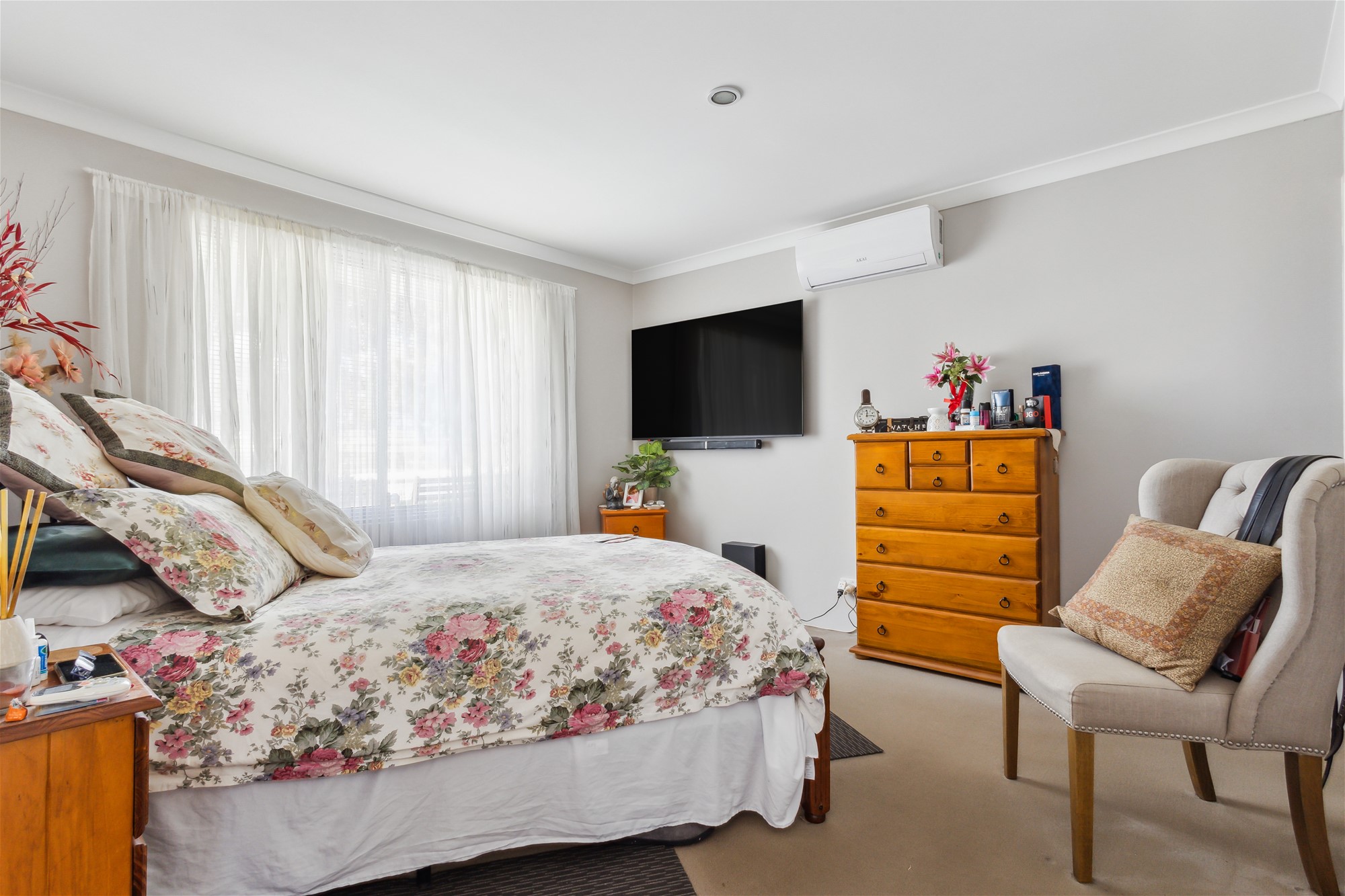 Charming 4 Bedroom Family Home 7