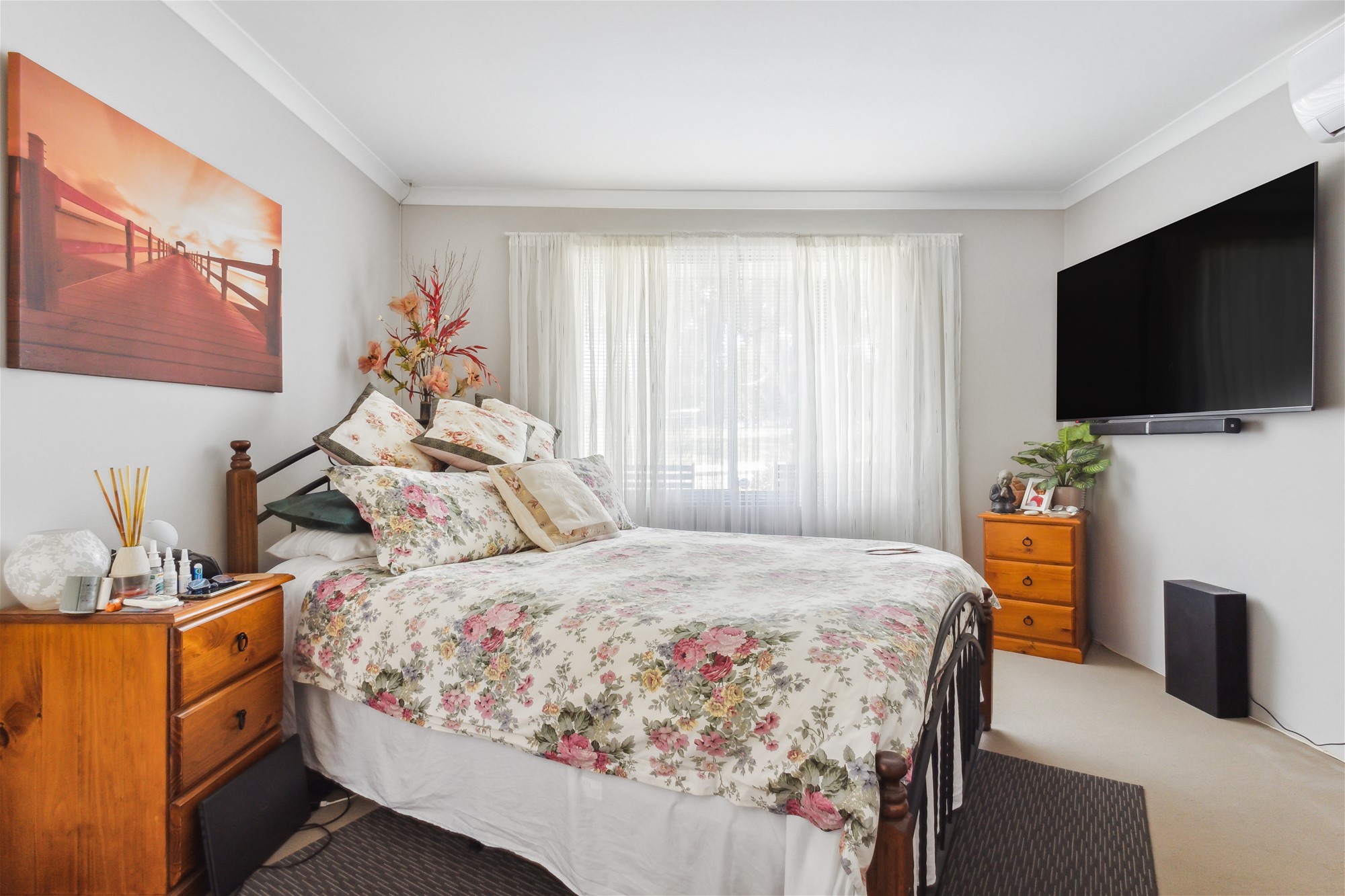 Charming 4 Bedroom Family Home 8