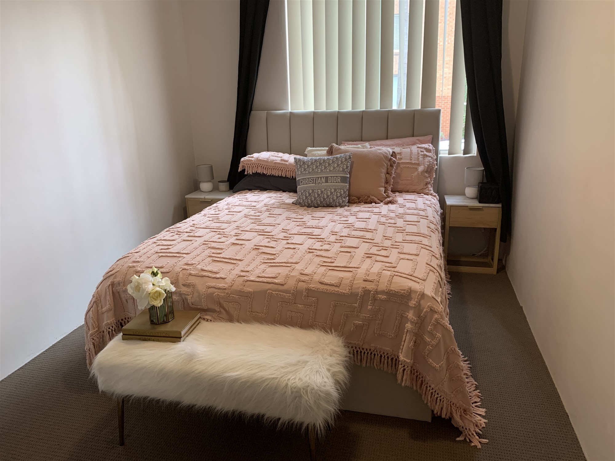 Under Offer – Lake side 8