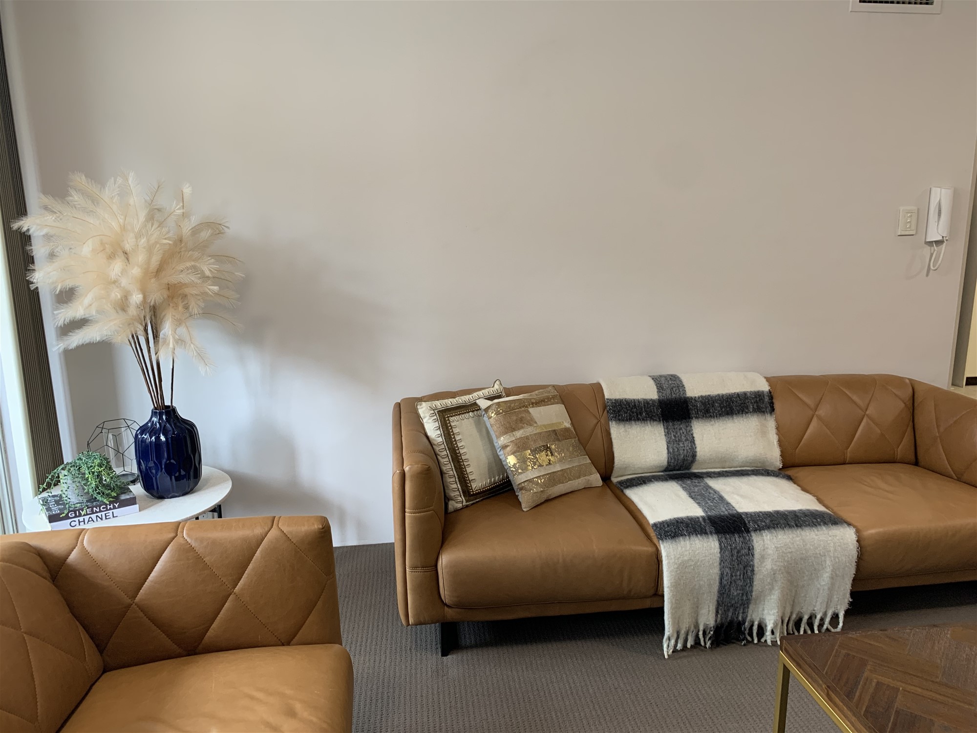 Under Offer – Lake side 4