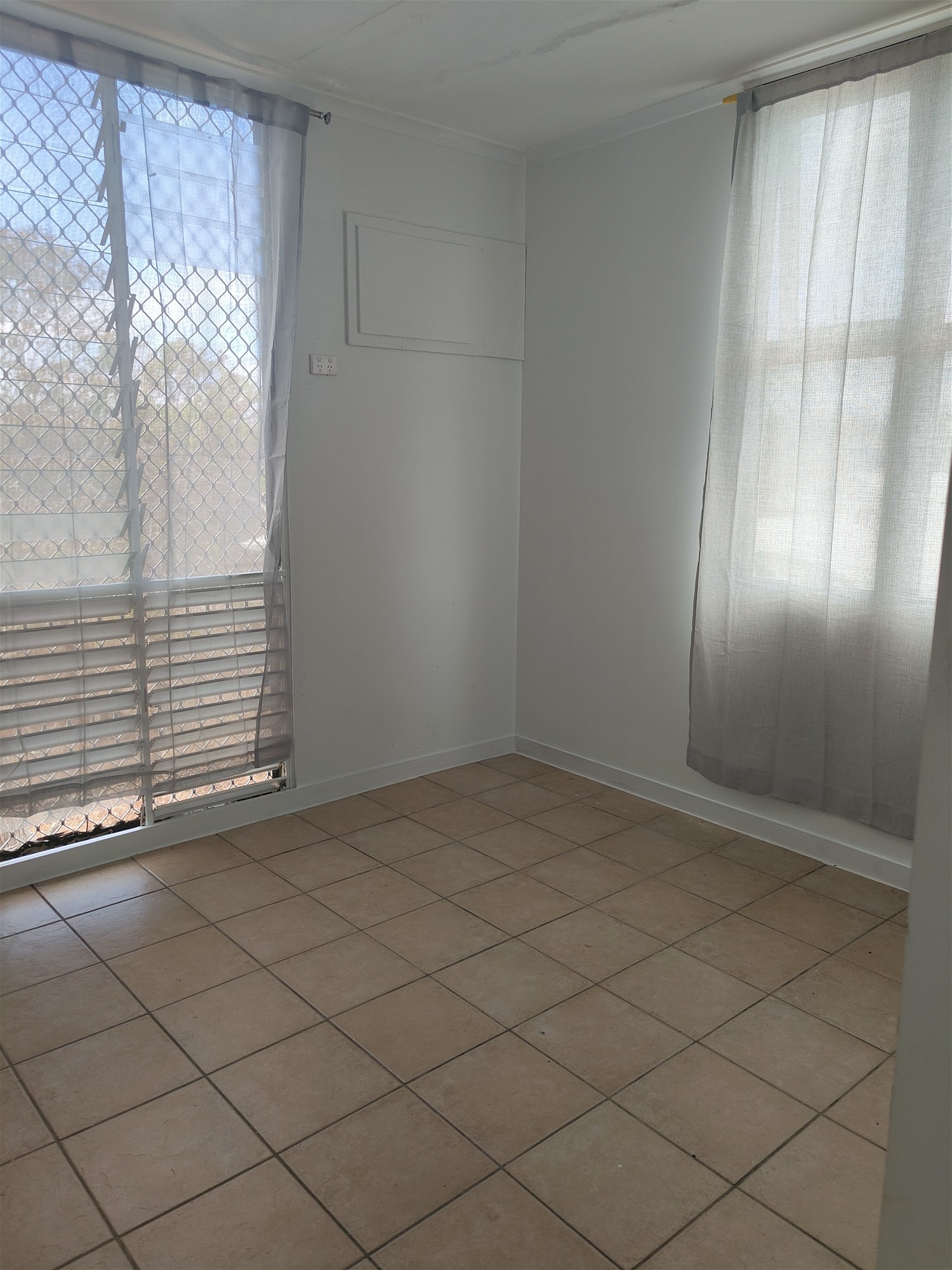 Land for Sale. DA for 3