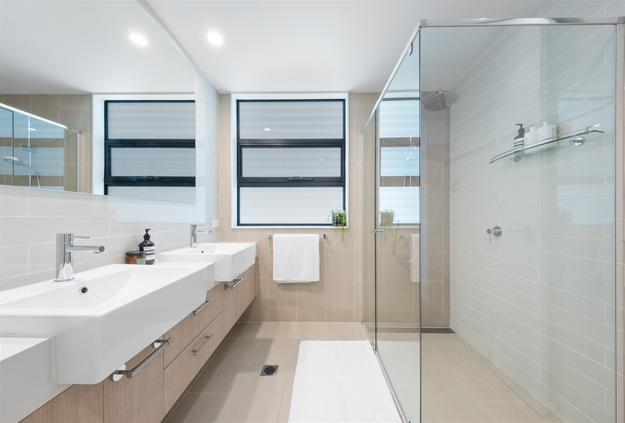 Luxury 4-Bedroom Townhouse in Tranquil 8