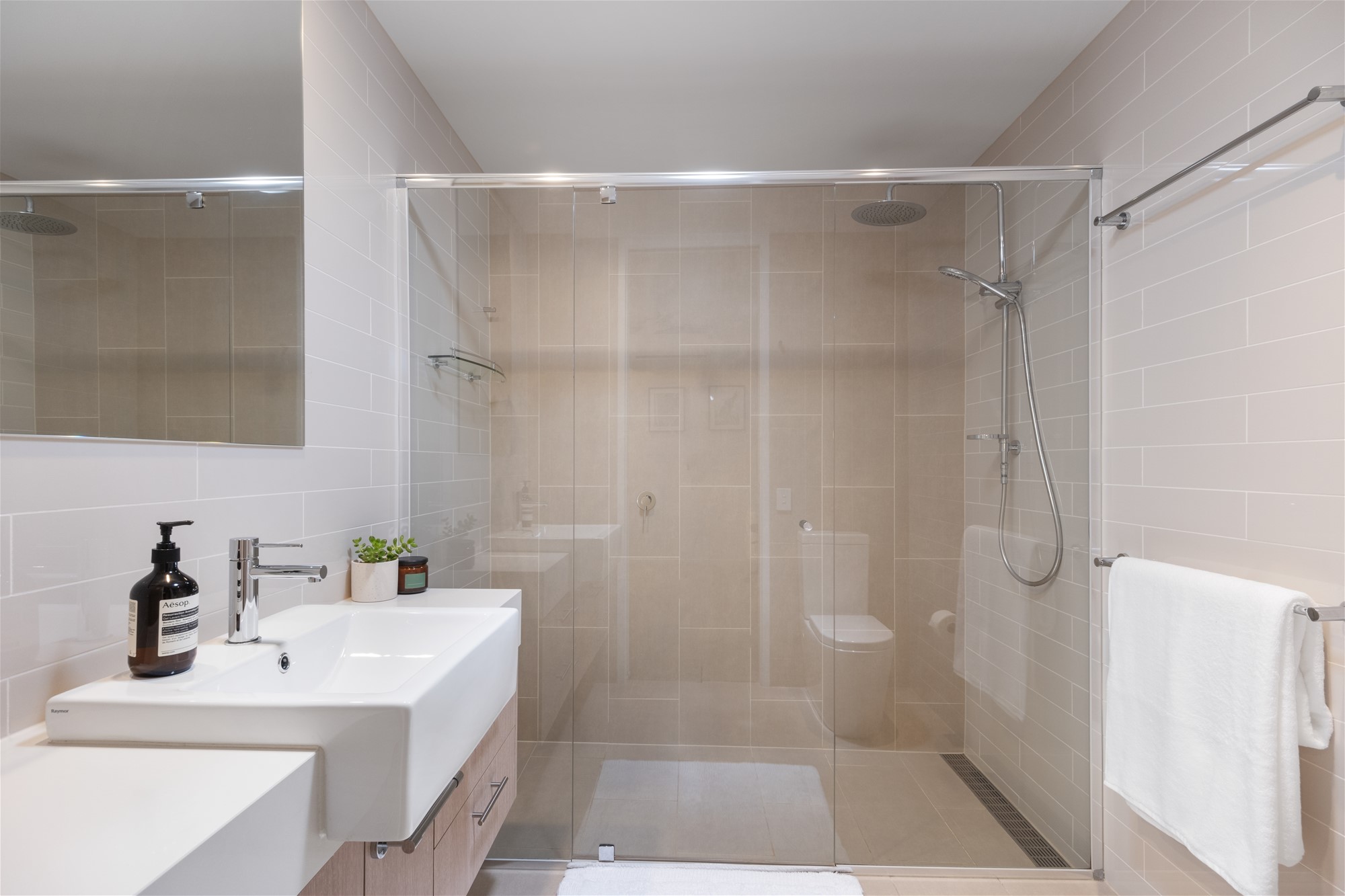 Luxury 4-Bedroom Townhouse in Tranquil 12