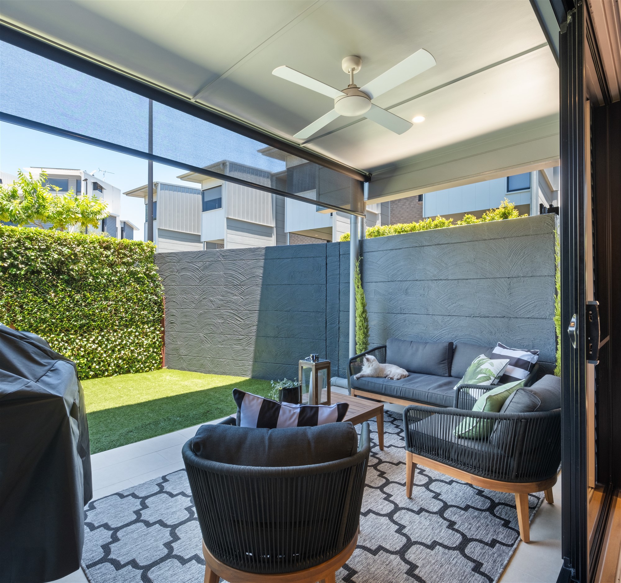 Luxury 4-Bedroom Townhouse in Tranquil 14