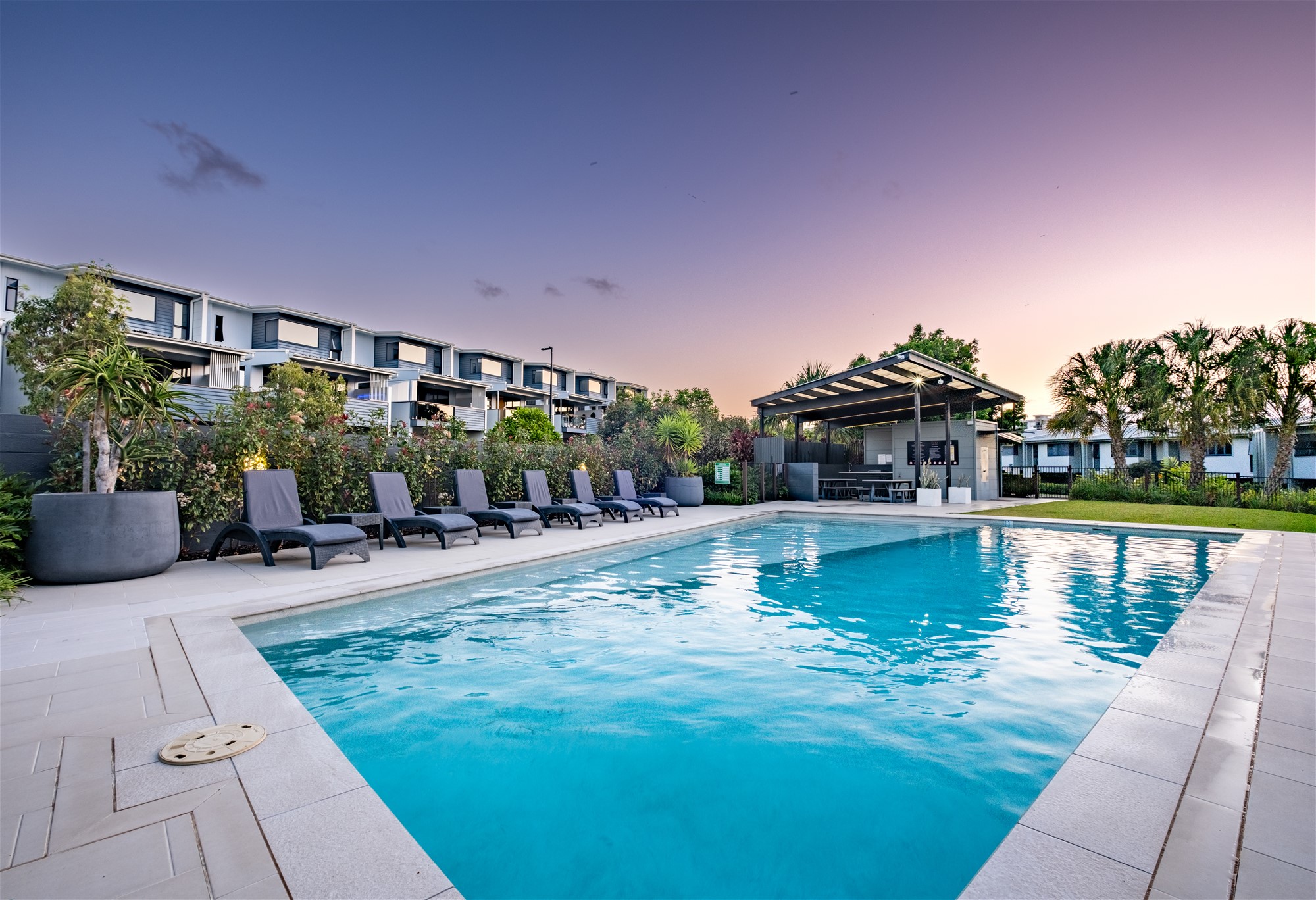 Luxury 4-Bedroom Townhouse in Tranquil 15