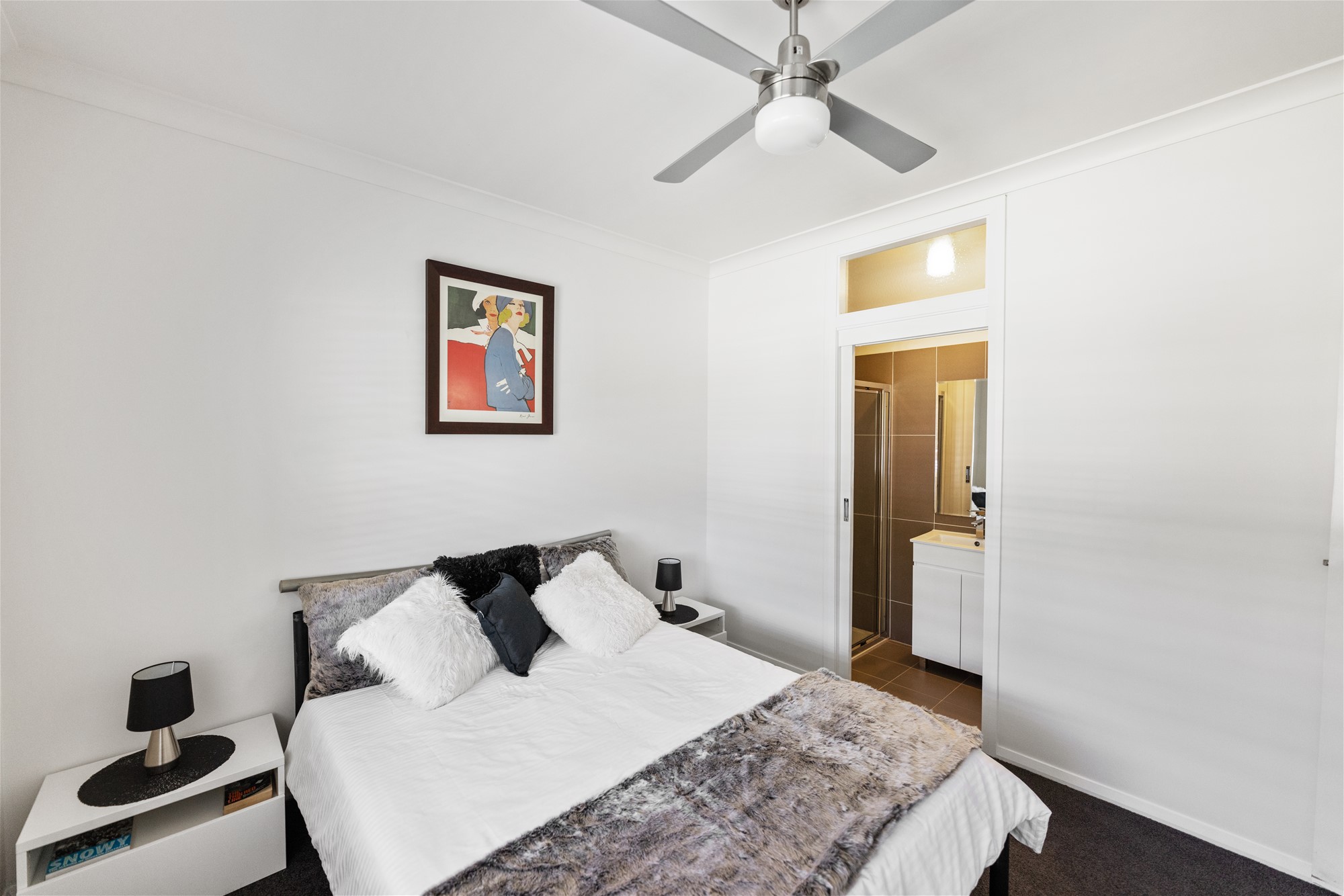 UNDER CONTRACT Spacious, Convenient, Quiet, 6