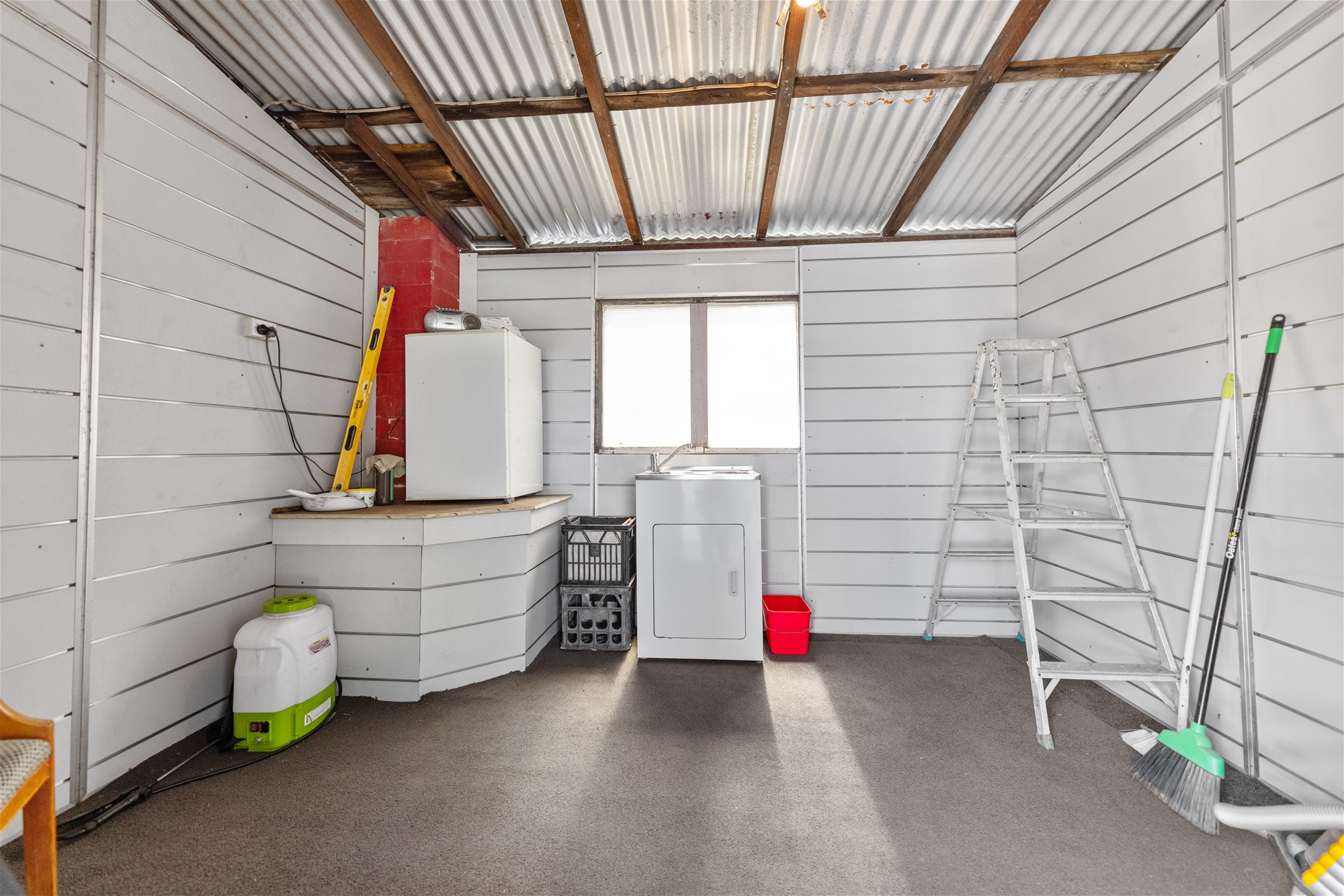 UNDER CONTRACT Spacious, Convenient, Quiet, 24