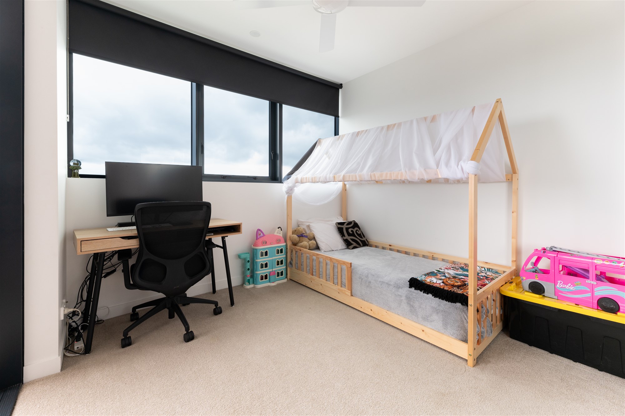 Riverside Elegant Living: Portside 2-Bed/2 18