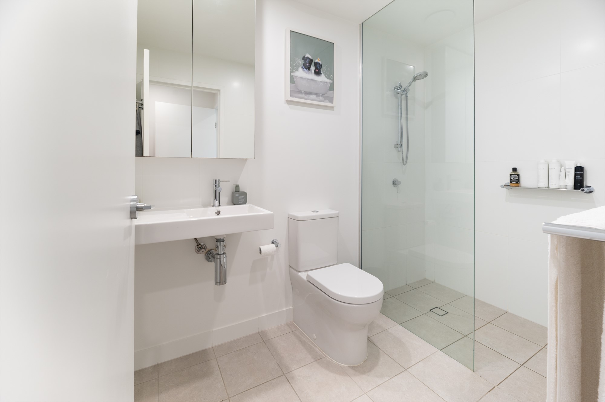 Riverside Elegant Living: Portside 2-Bed/2 12