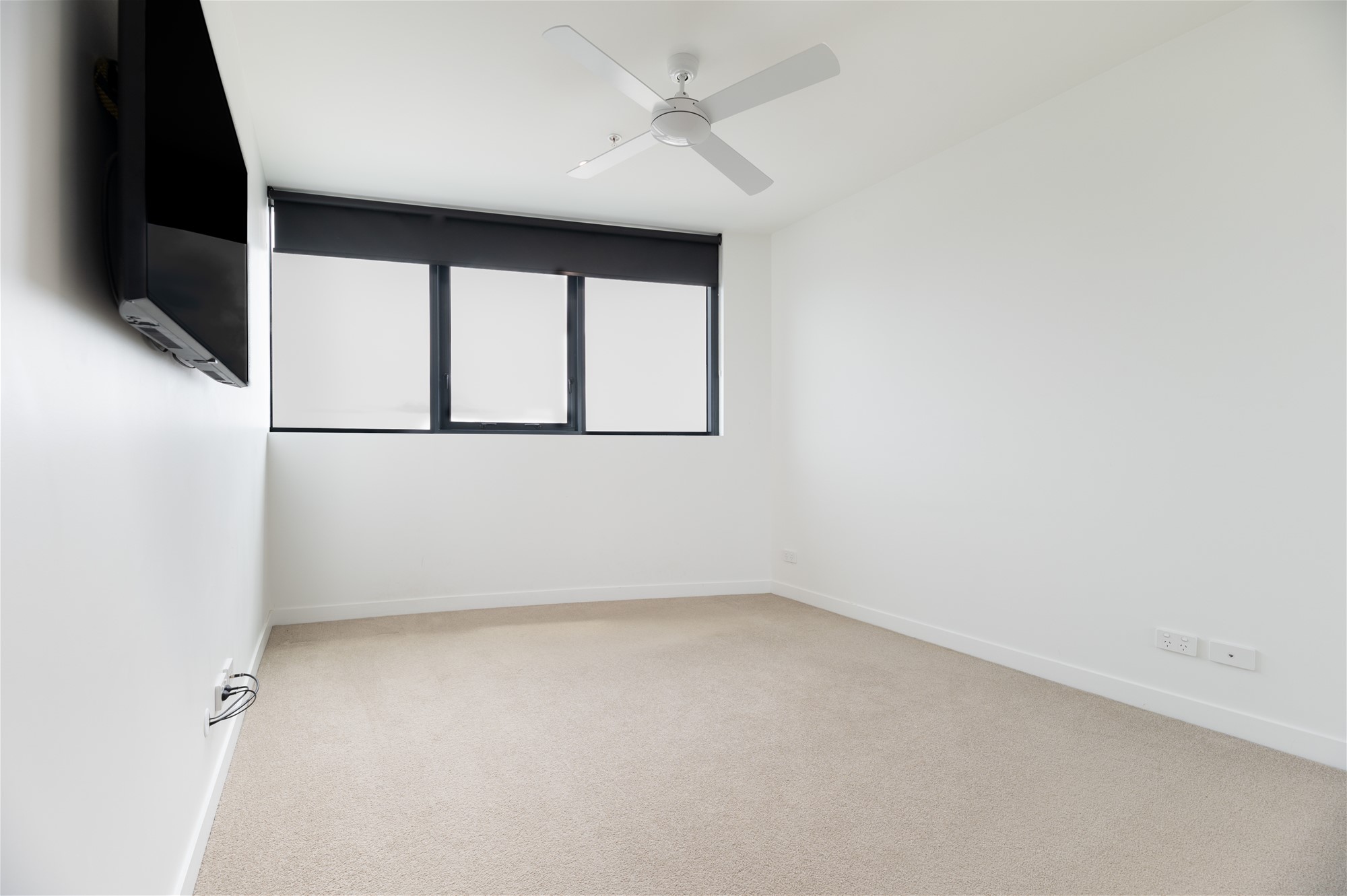 Riverside Elegant Living: Portside 2-Bed/2 16
