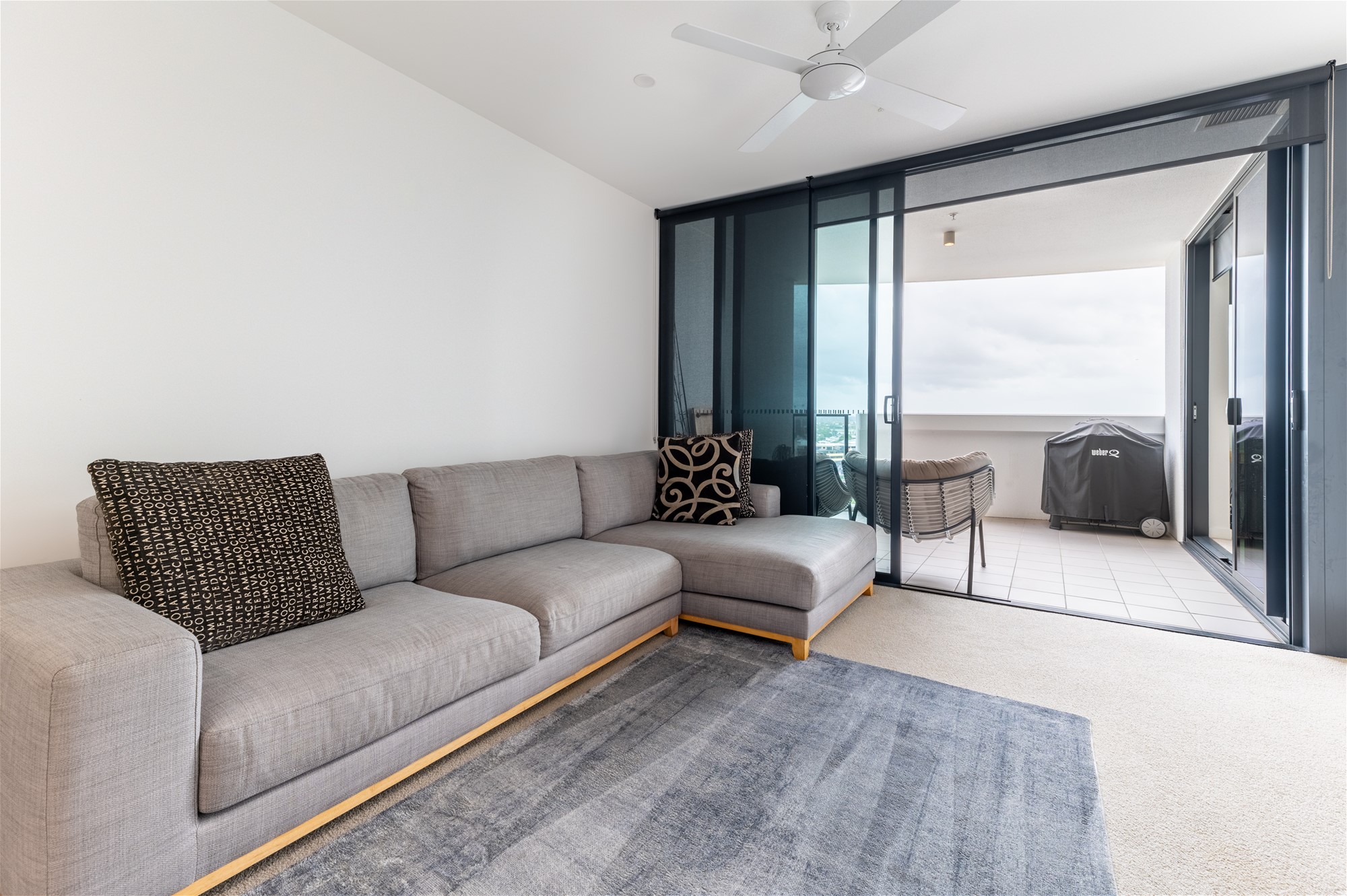 Riverside Elegant Living: Portside 2-Bed/2 6