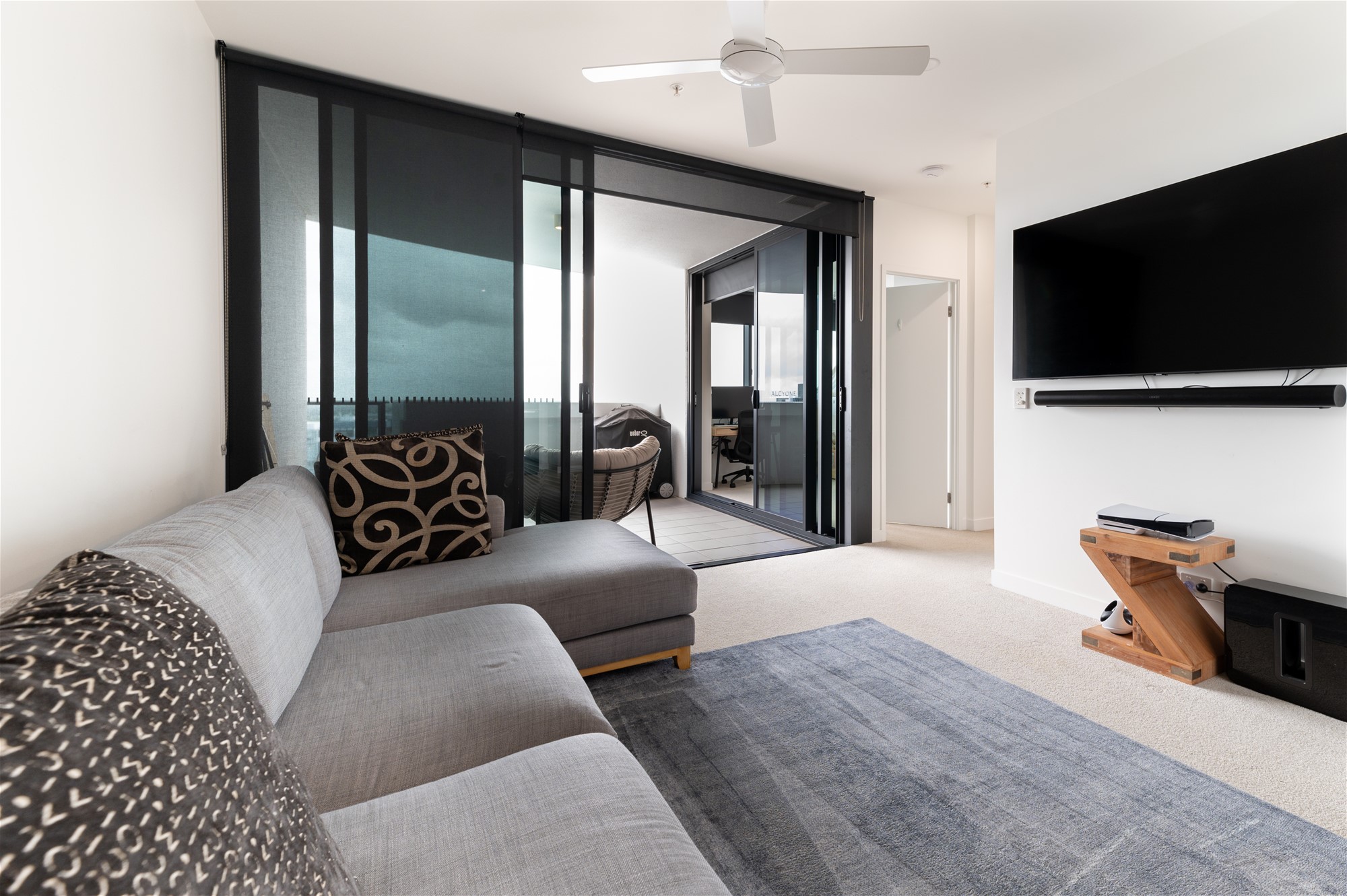 Riverside Elegant Living: Portside 2-Bed/2 7