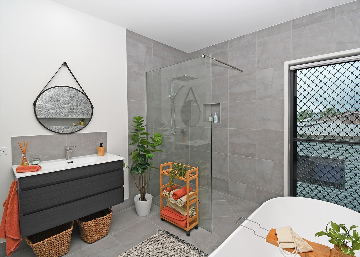Stunning 3 bedroom home with 16