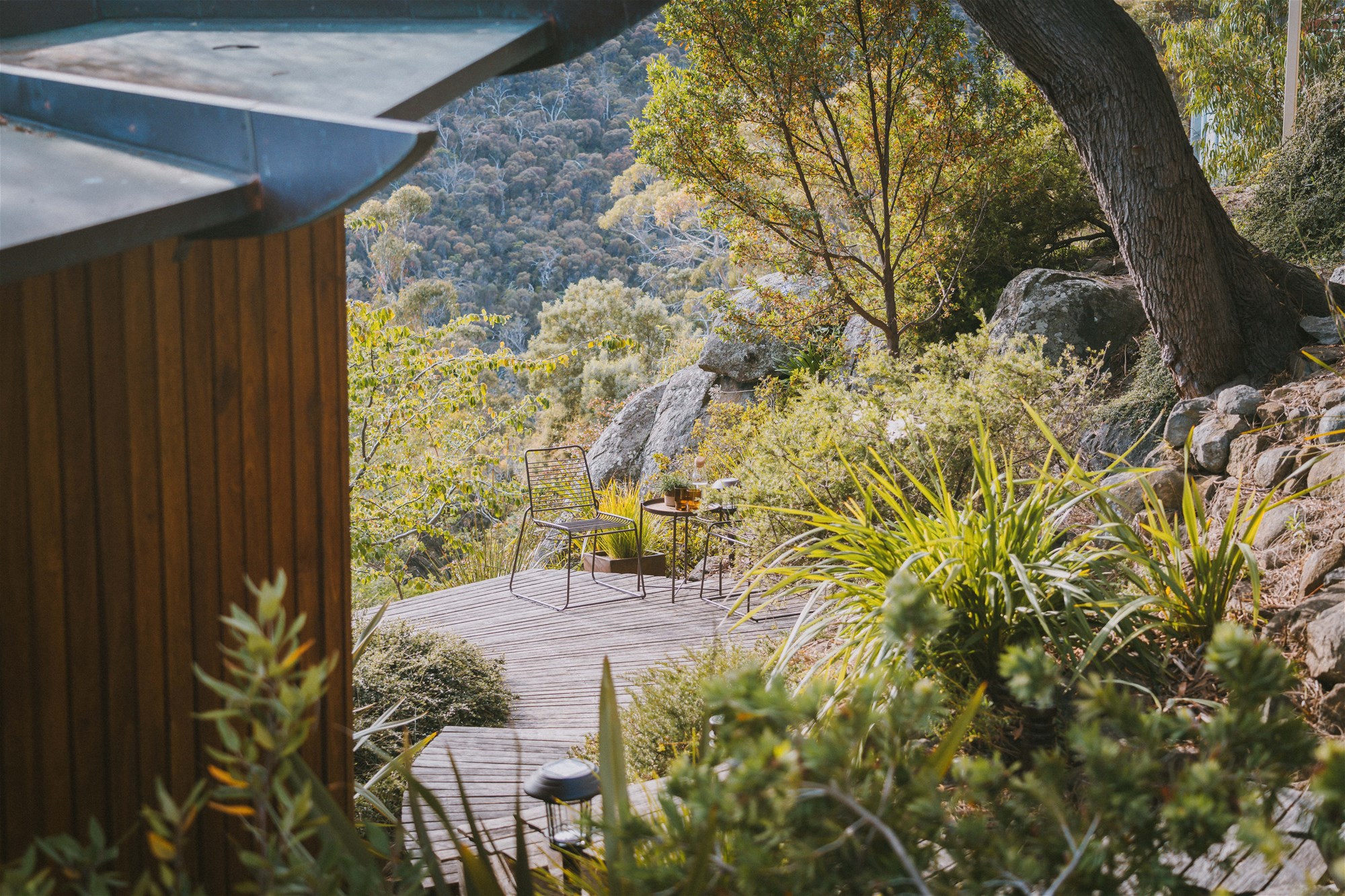 SUBURBAN ZEN – DISTINCTIVE ARCHITECTURE 33