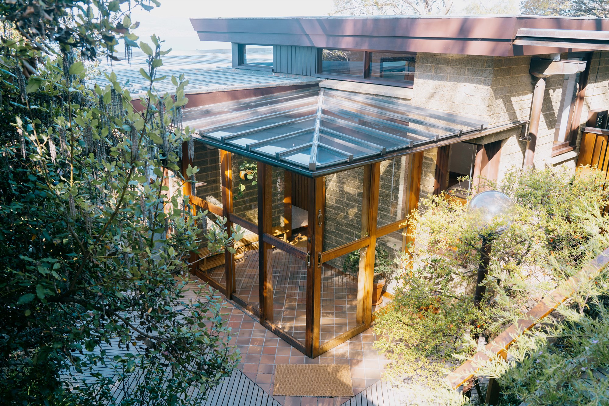 SUBURBAN ZEN – DISTINCTIVE ARCHITECTURE 24