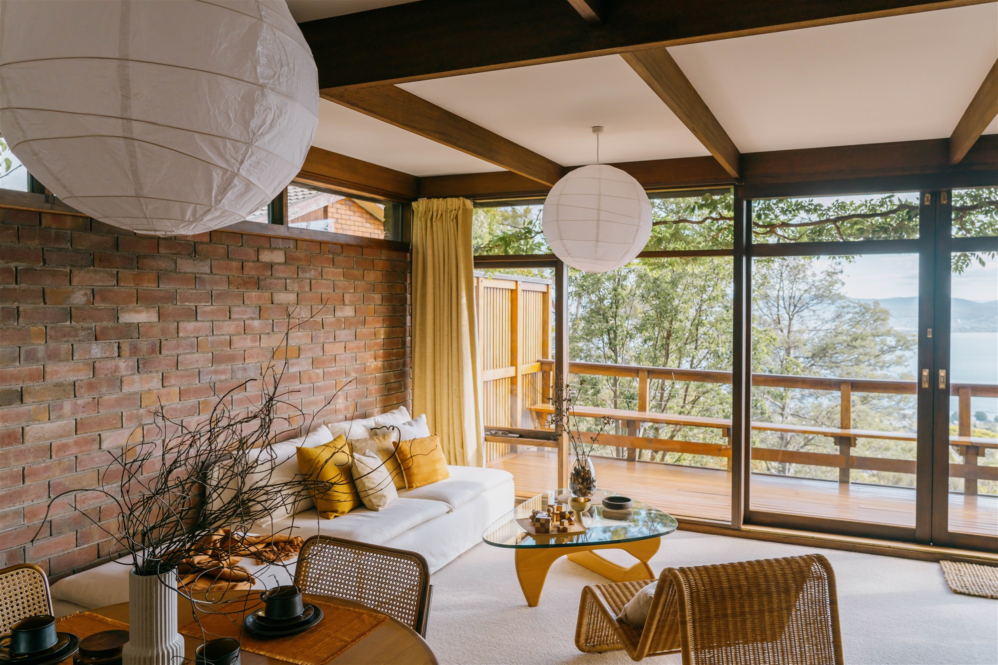 SUBURBAN ZEN – DISTINCTIVE ARCHITECTURE 4