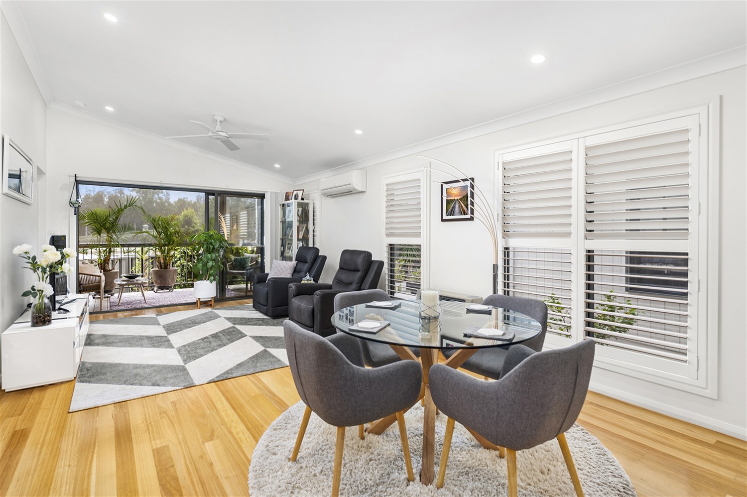 UNDER CONTRACT – DEPOSIT TAKEN 3