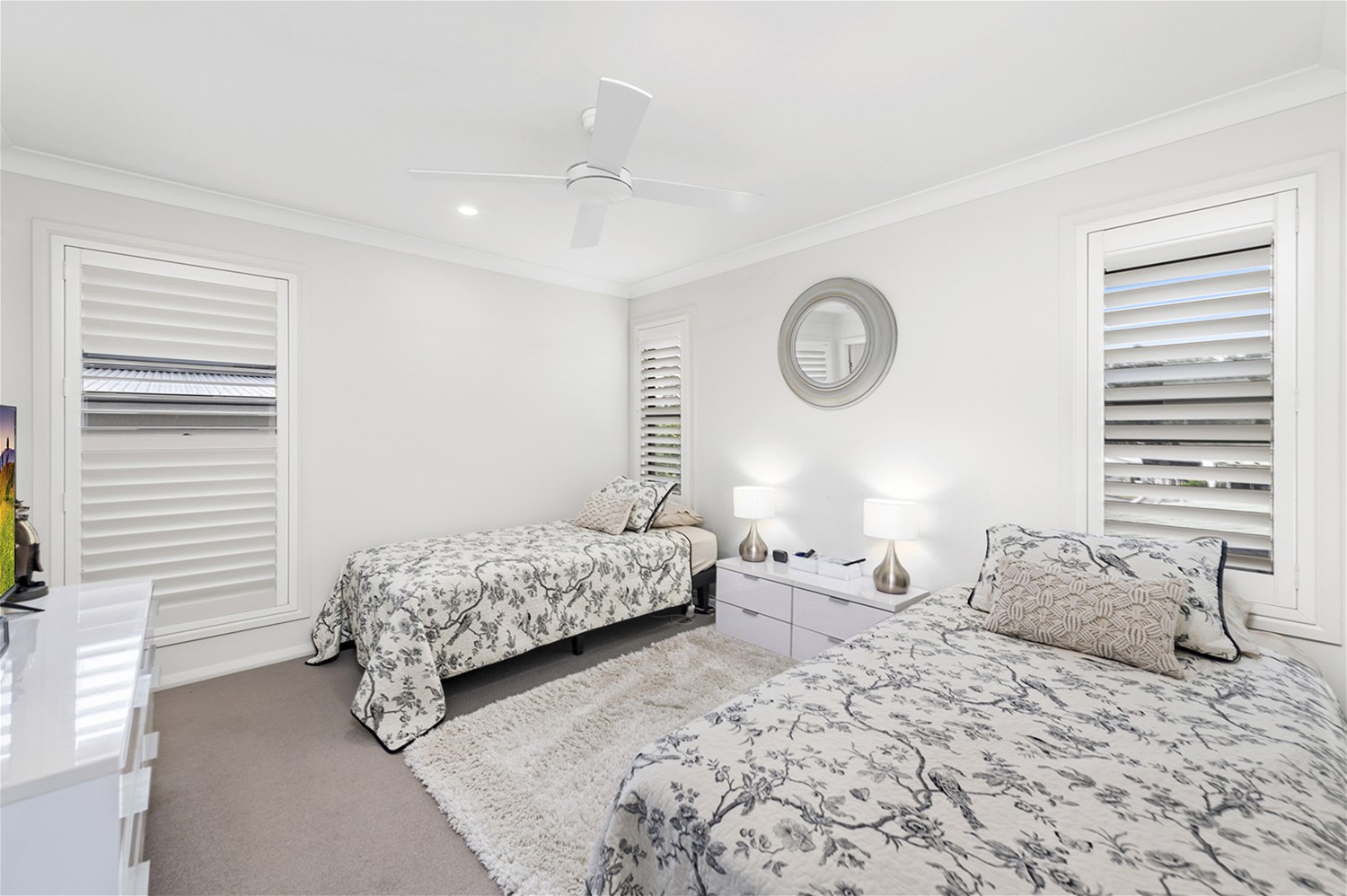 UNDER CONTRACT – DEPOSIT TAKEN 5