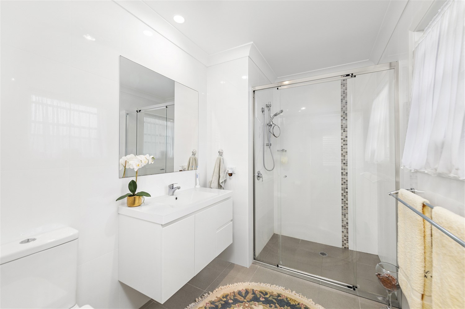 UNDER CONTRACT – DEPOSIT TAKEN 6
