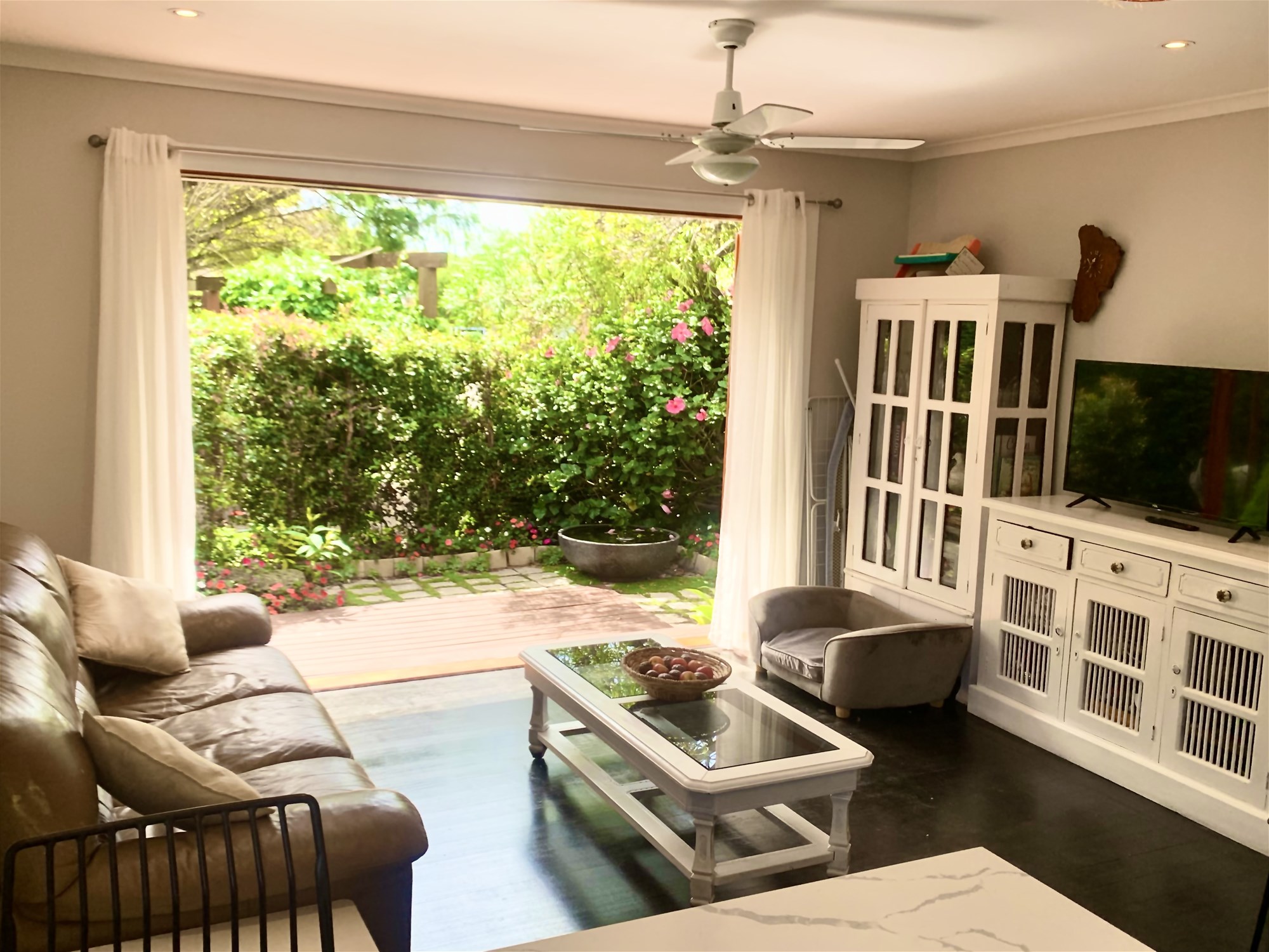 Private Garden Hideaway 4