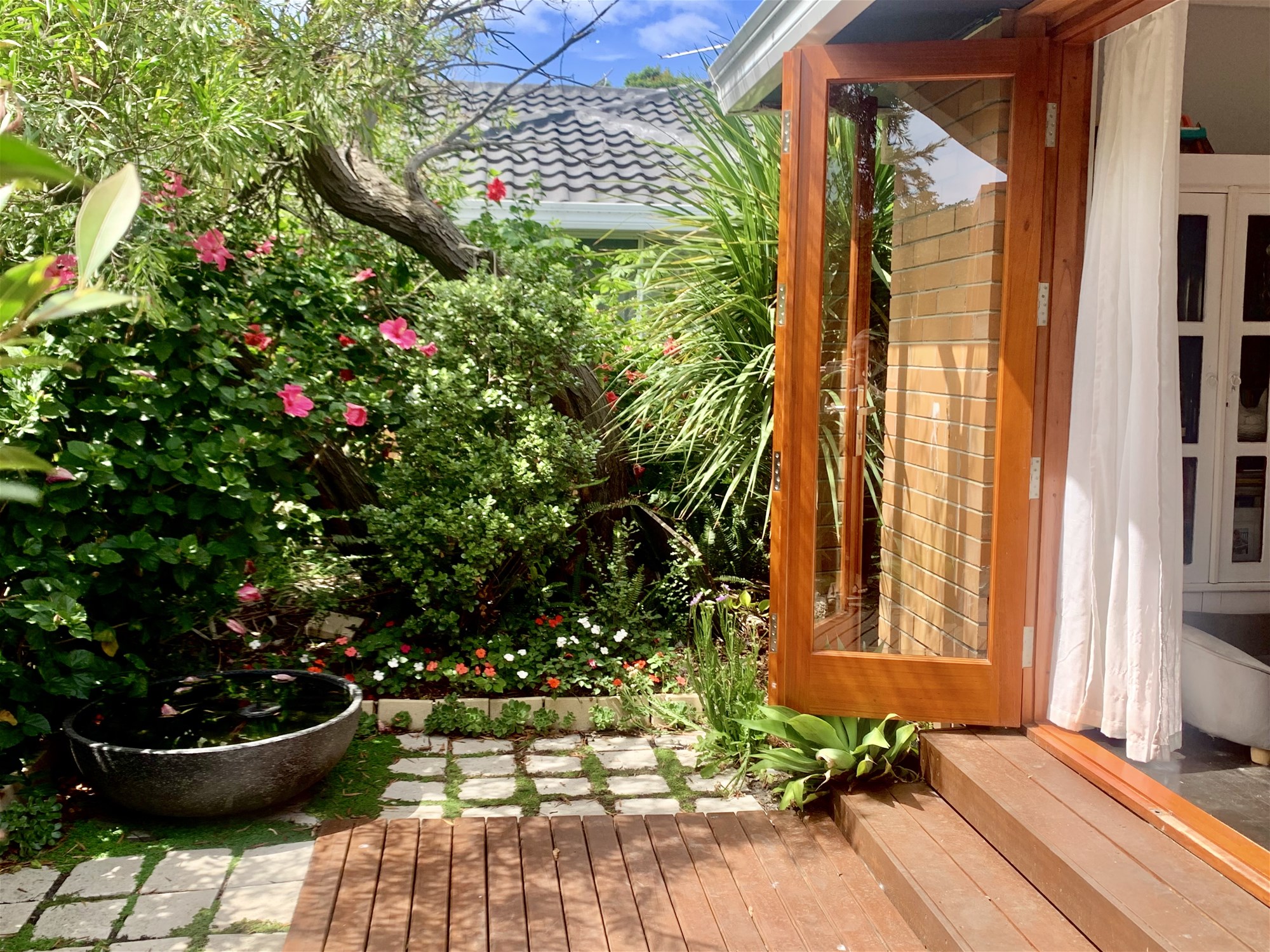 Private Garden Hideaway 2