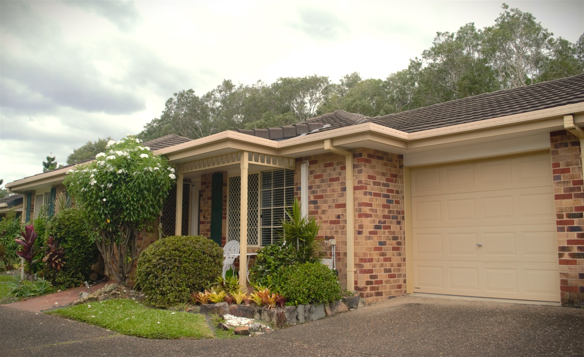 Delightful Slice of Spaciousness and Peace in Prime Location