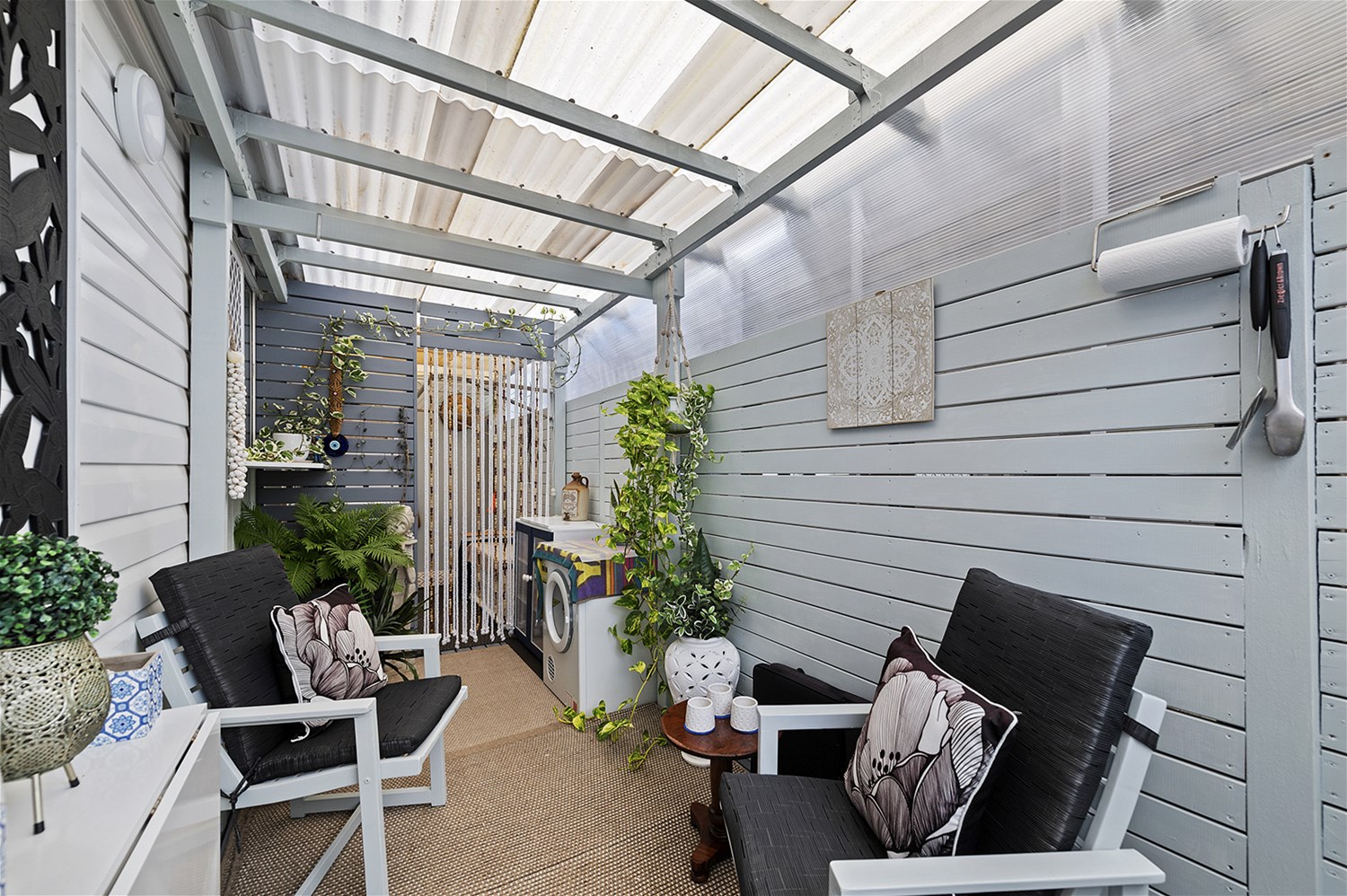 DEPOSIT TAKEN – UNDER CONTRACT 6