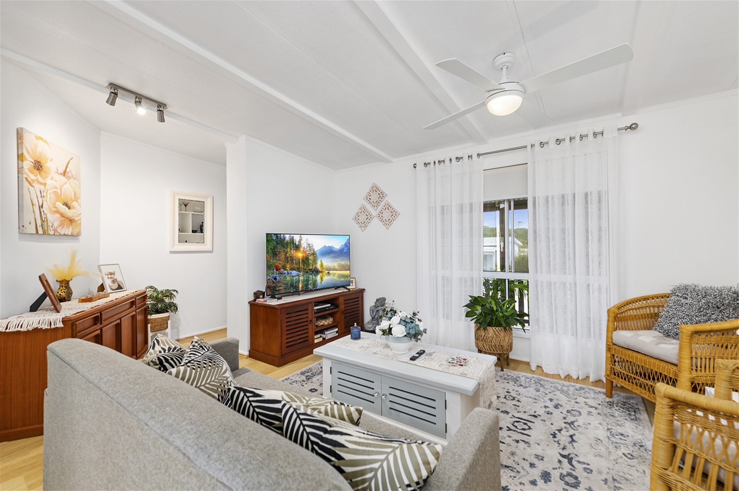 DEPOSIT TAKEN – UNDER CONTRACT 4