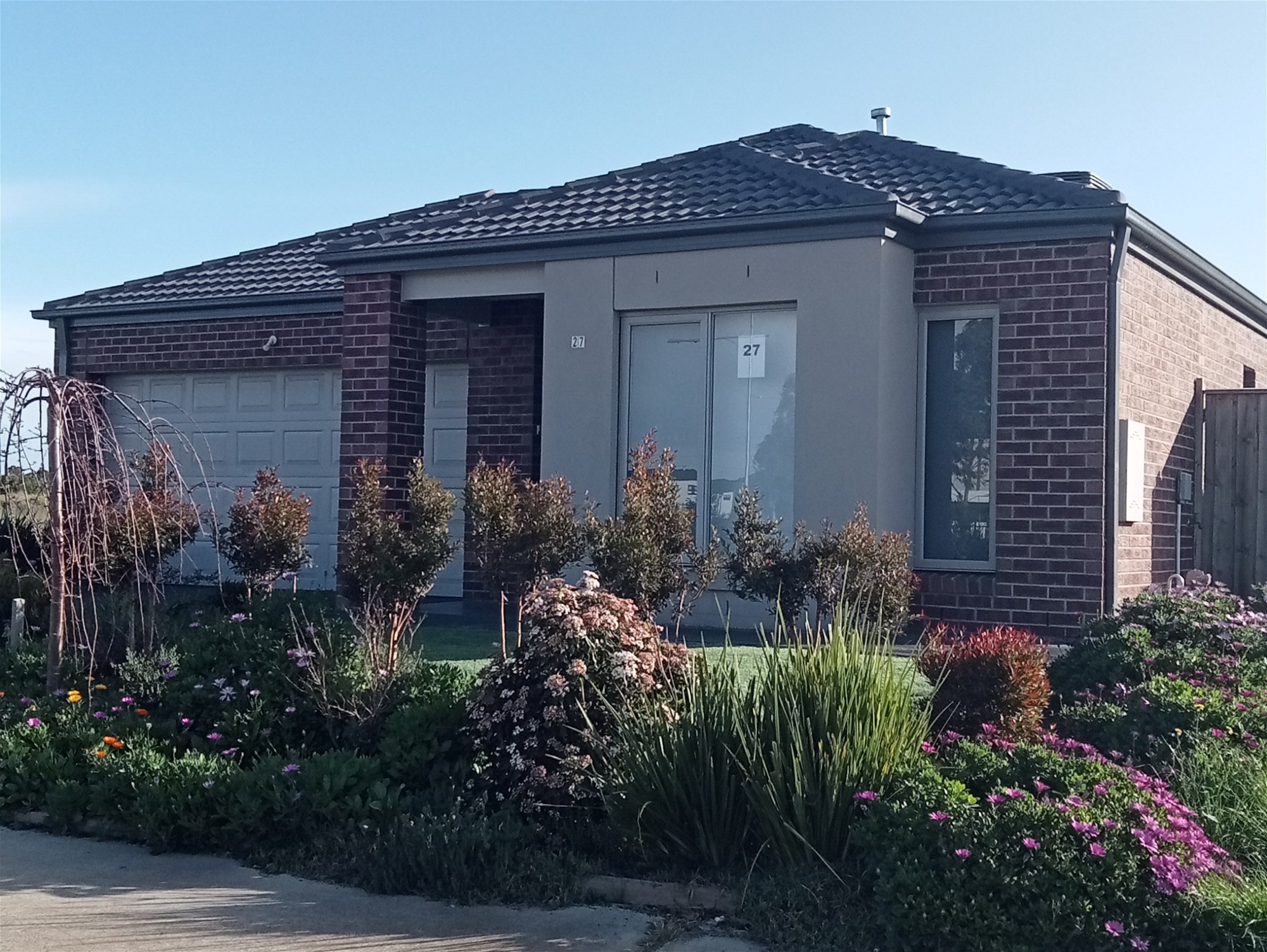 “Charming Family Home in ideal location of Wyndham Vale (8 min walk to Train Station and Shopping Centre) – Buy directly from owner and save money